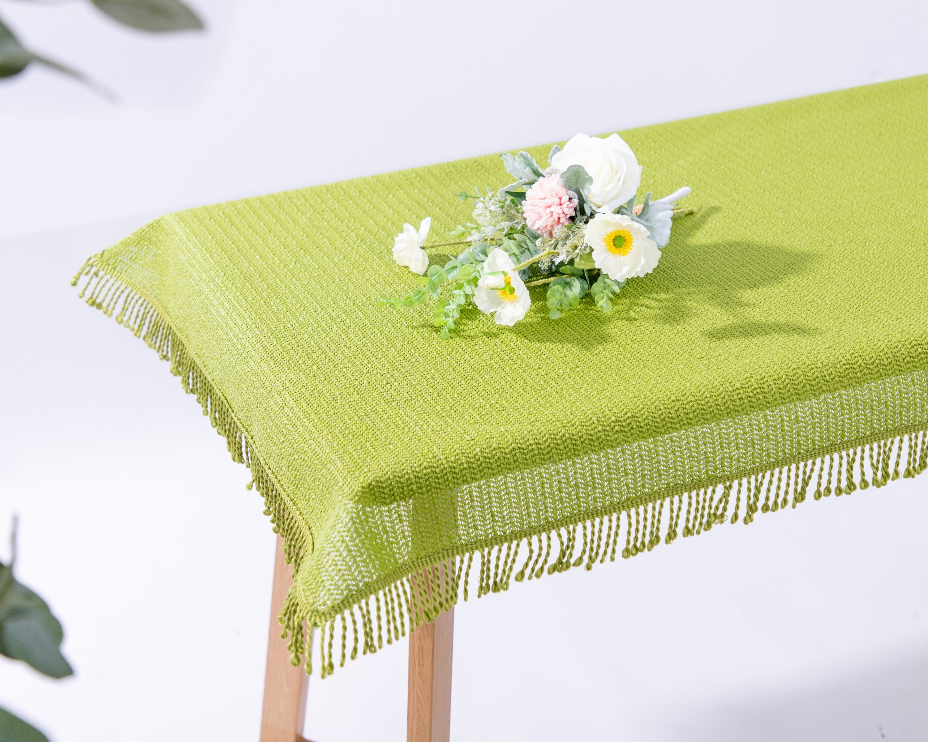 TextilDepot24 Gartentischdecke Gartentischdecke mit Fransen - wetterfest - geschäumt - rutschfest Grün