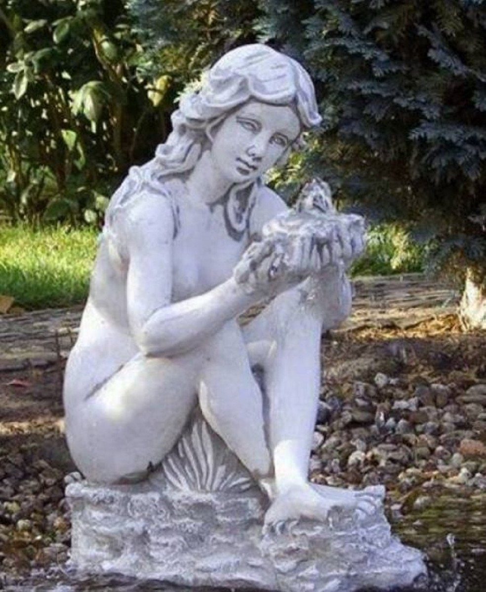 Casa Padrino Skulptur Jugendstil Wasserspeier Skulptur Sitzende Frau Grau 24 x 46 x H. 62 cm - Elegante Wasserspeier Stein Figur - Barock & Jugendstil Garten Deko Accessoires