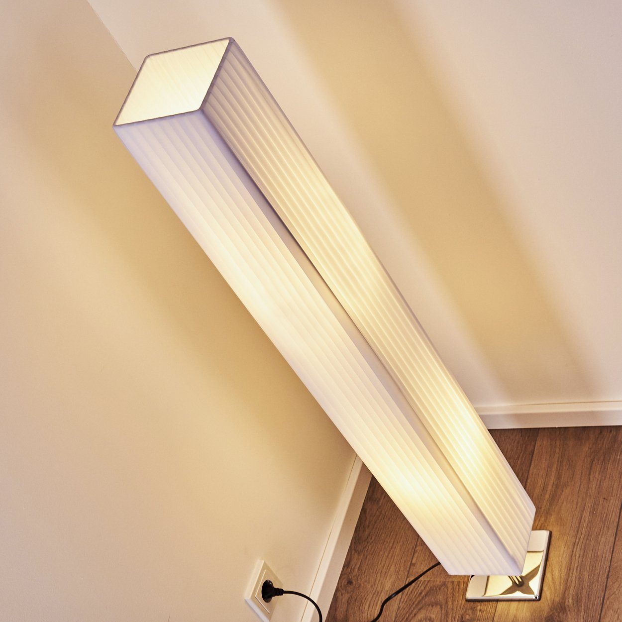 hofstein Stehlampe »Aulla« moderen Stehleuchte aus Textil/Stoff in Weiß, ohne Leuchtmittel, 2xE27, Mit Fußschalter am Kabel, auch – Bild 5 von 5