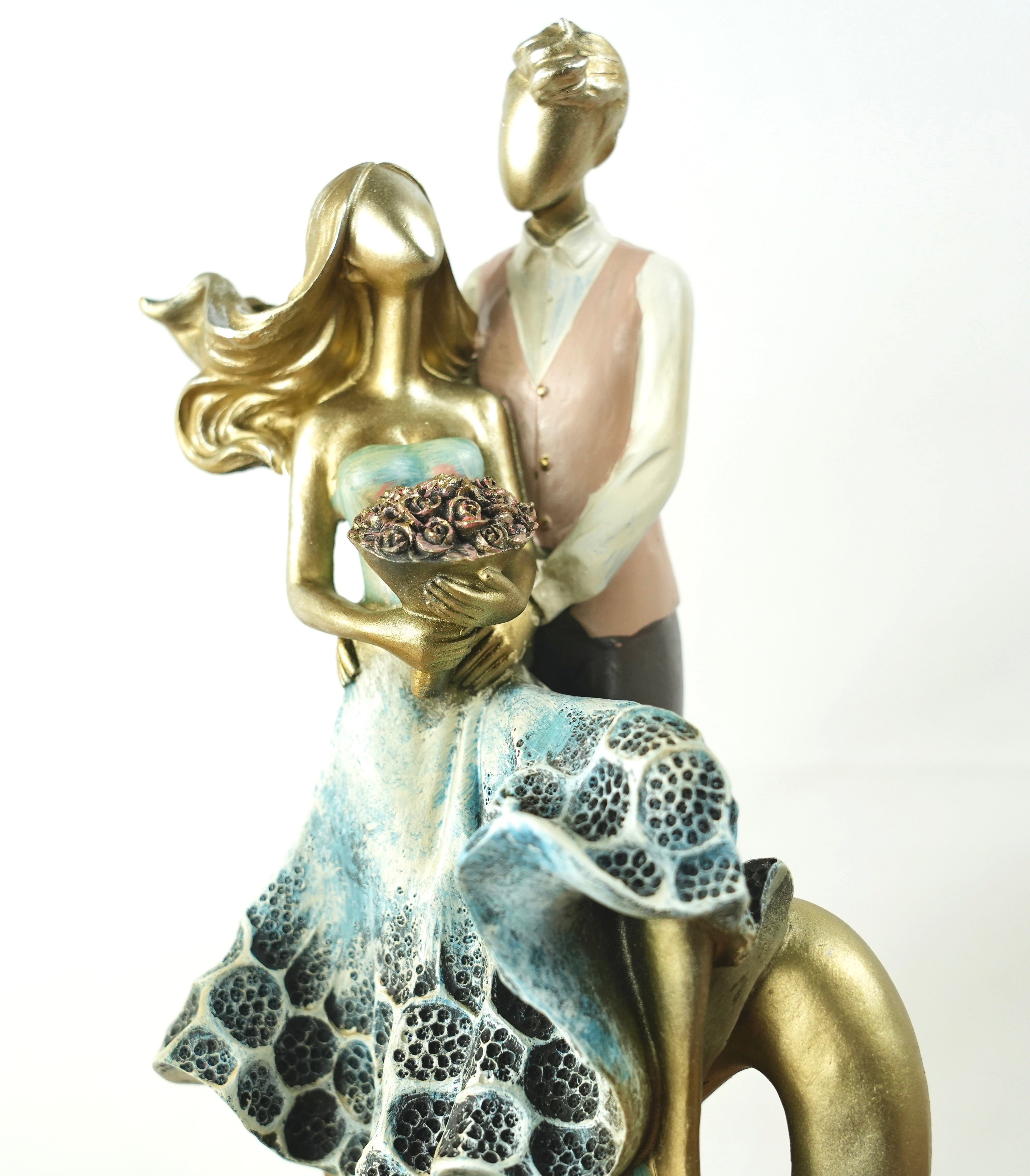 Deko c Figur Höhe Dekoobjekt Moderne Liebespaar 27 MF Mehrfarbig Sockel Skulptur auf