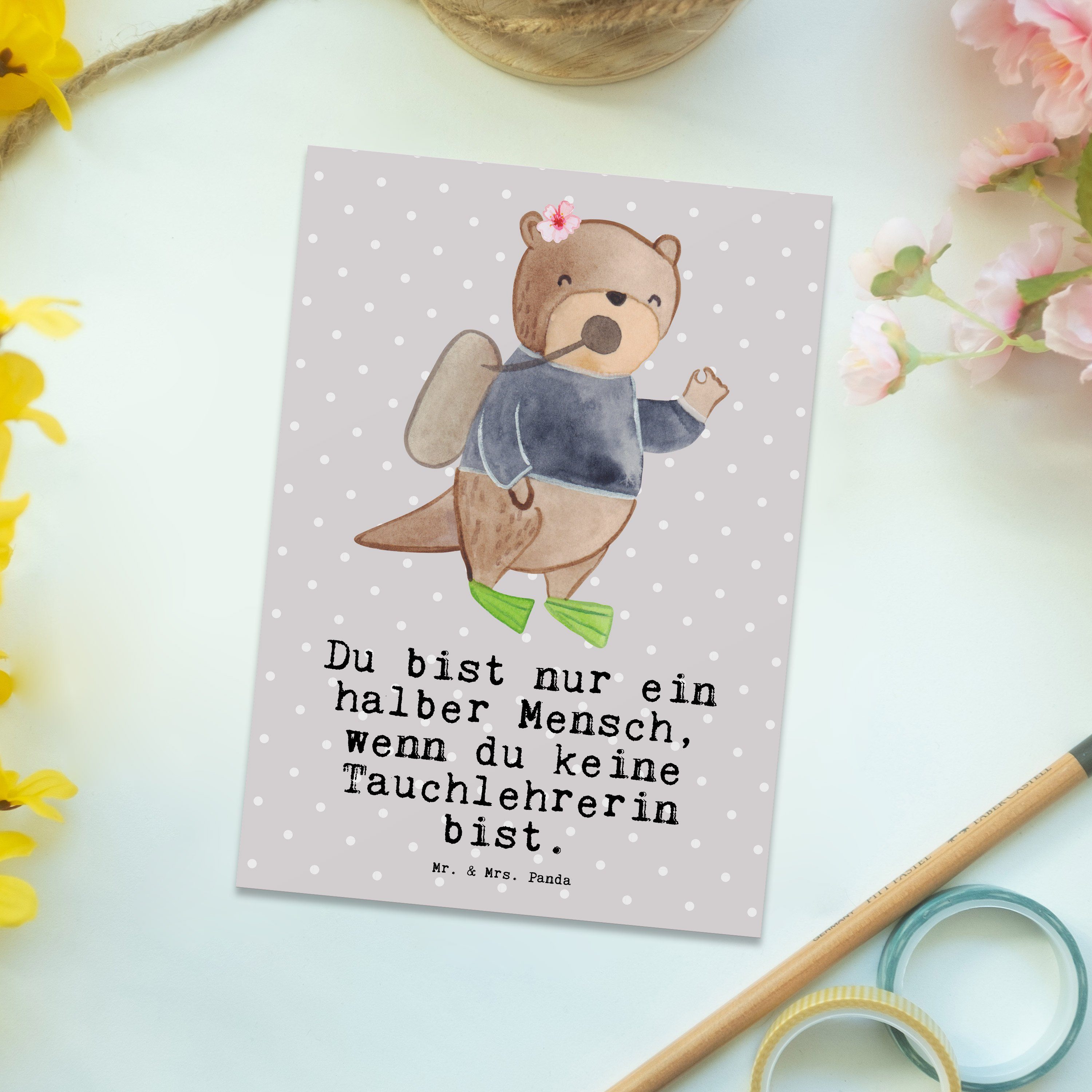 Mrs. Mitarbeiter, Geschenk, mit Grau Mr. - Postkarte Herz Tauchlehrerin - & Schenk Pastell Panda