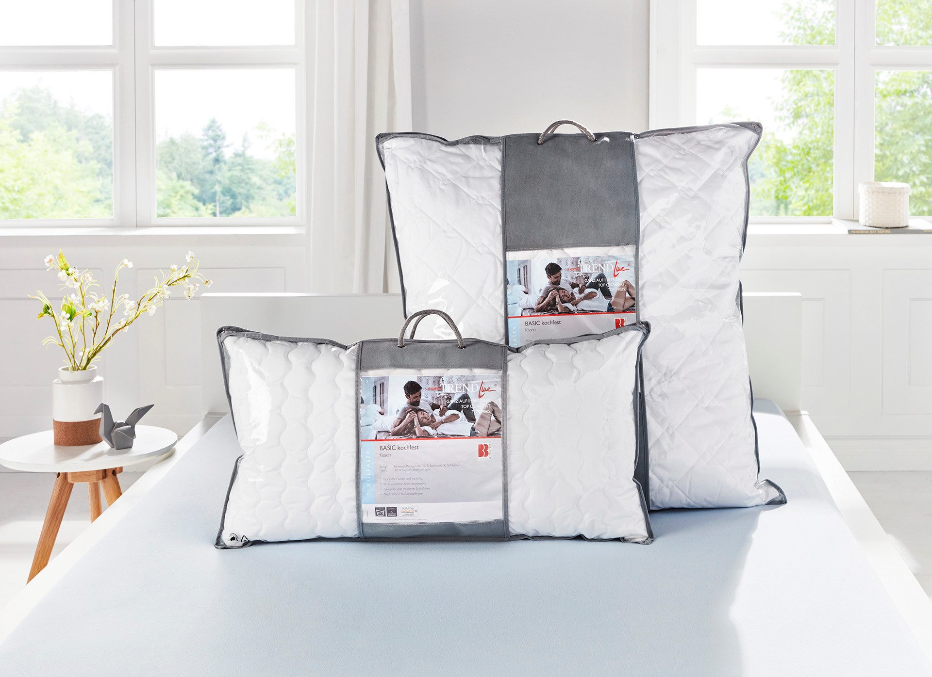 Badenia Trendline Kunstfaserkopfkissen Kissen Micro kochfest, Füllung: 100% Polyester - Hohlfaserkugeln, Bezug: soft und weich, Seitenschläfer, Rückenschläfer, Bauchschläfer, waschbar bis 95°C, Deutsche Produktentwicklung