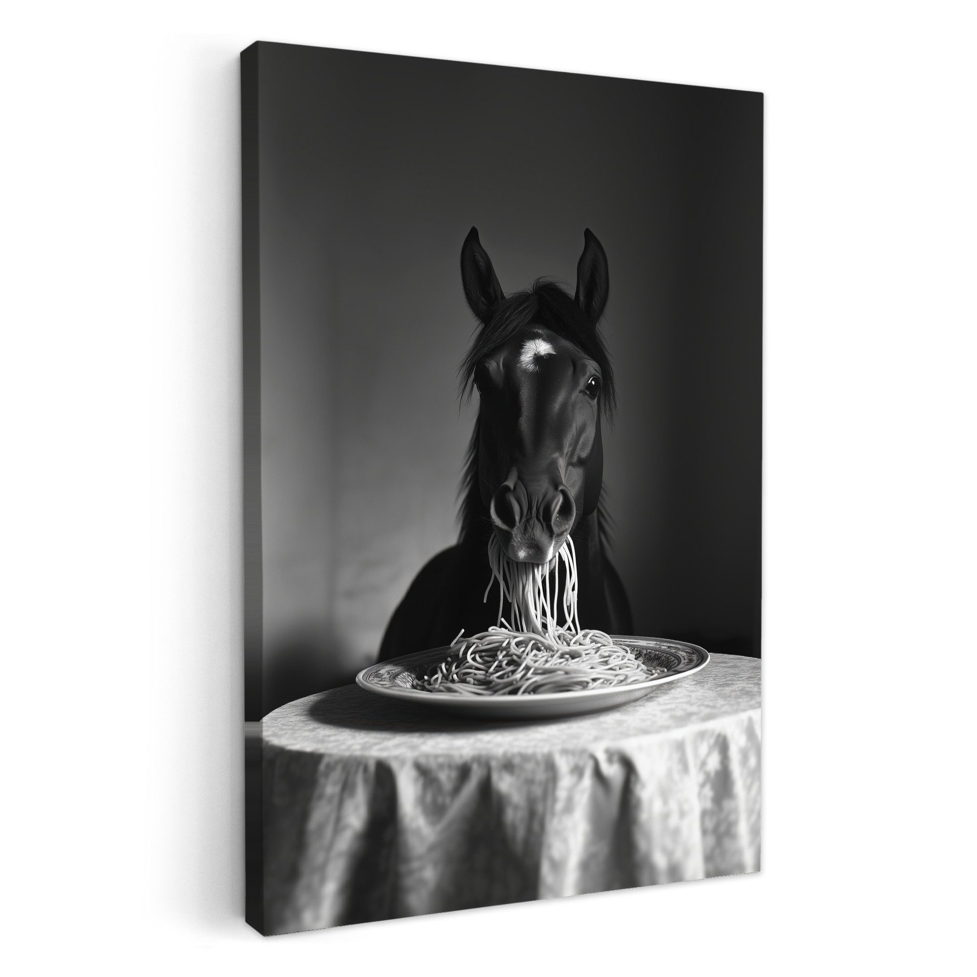 OneMillionCanvasses® Leinwandbild Pferd - Teller - Pasta - Tischtuch - Schwarz und weiß - Tiere, Fotodruck (1 St), Wandbilder für Esszimmer, Wanddeko Bilder Küche 20x30 cm