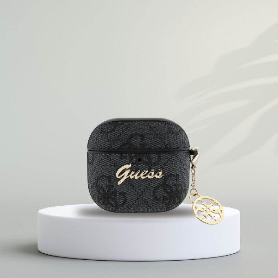 Guess Kopfhörer-Schutzhülle Case AirPods 4 Kunstleder grau Logo Metal Kette goldfarbig, Kantenschutz