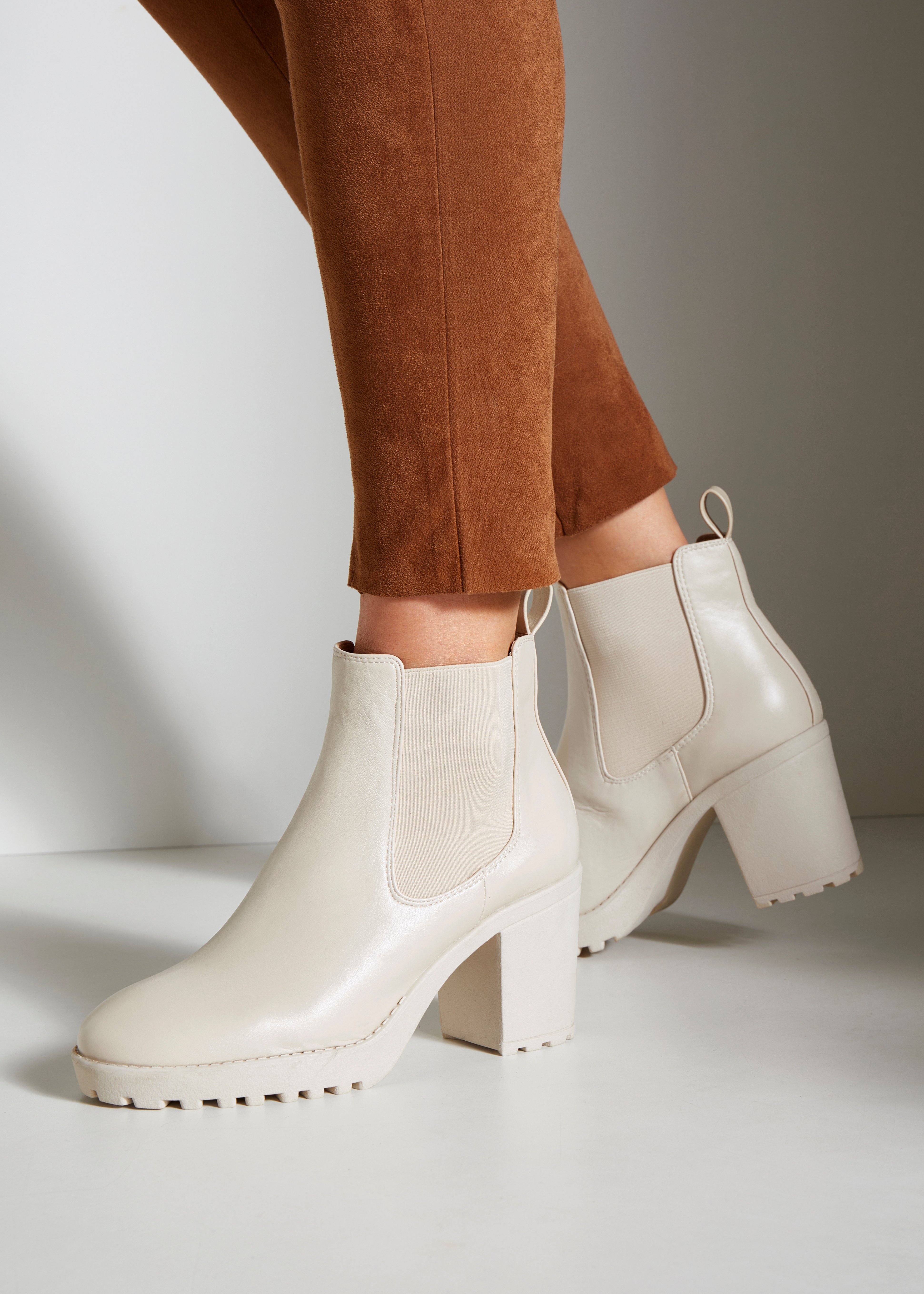 Vivance Chelseaboots mit Blockabsatz & Stretch-Einsatz, High-Heel-Stiefelette, Ankle Boots