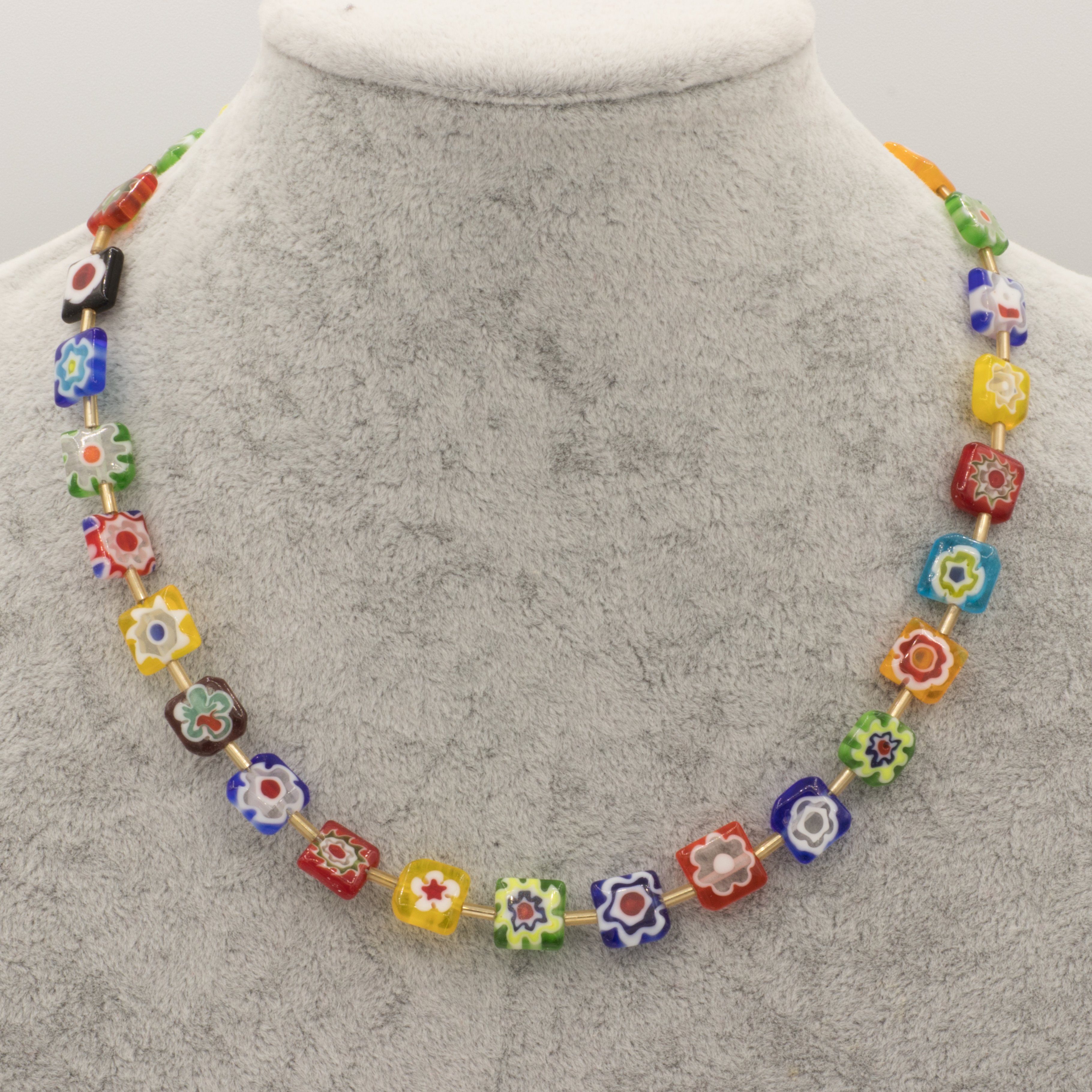 Perlenkette Kette mit Millefiori Glas bunt 1 cm Perlen quadratisch, mit Millefiori Glas Perlen