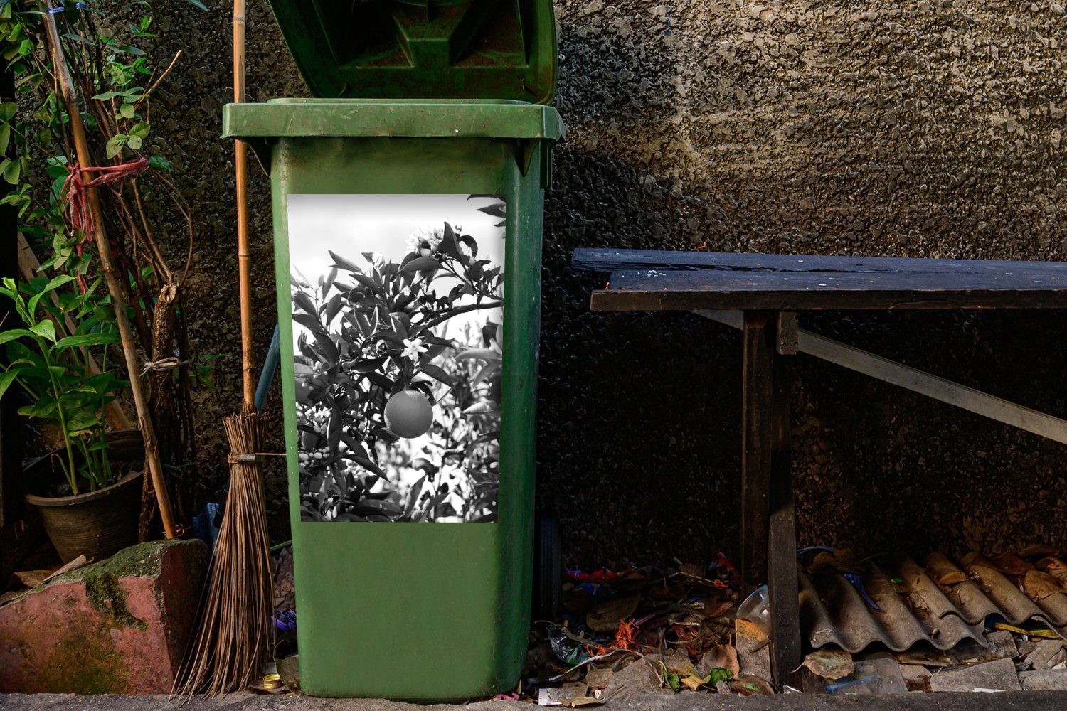 Mülleimer-aufkleber, MuchoWow und (1 Wandsticker St), Abfalbehälter - im Sticker, Mülltonne, schwarz Orangen mit Baum weiß Container, Orangenblüte