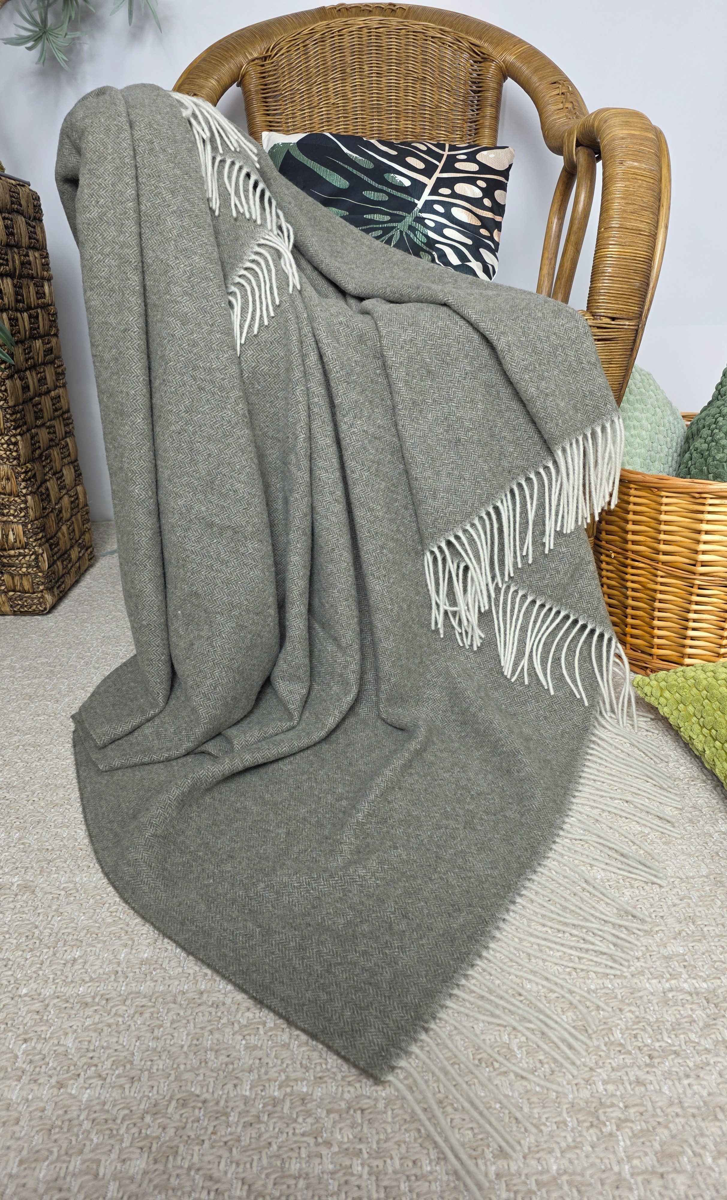 Wolldecke Merinowolldecke Plaid "FARO" Merinowolle-Kaschmir-Mix 140 x 200 cm, STTS