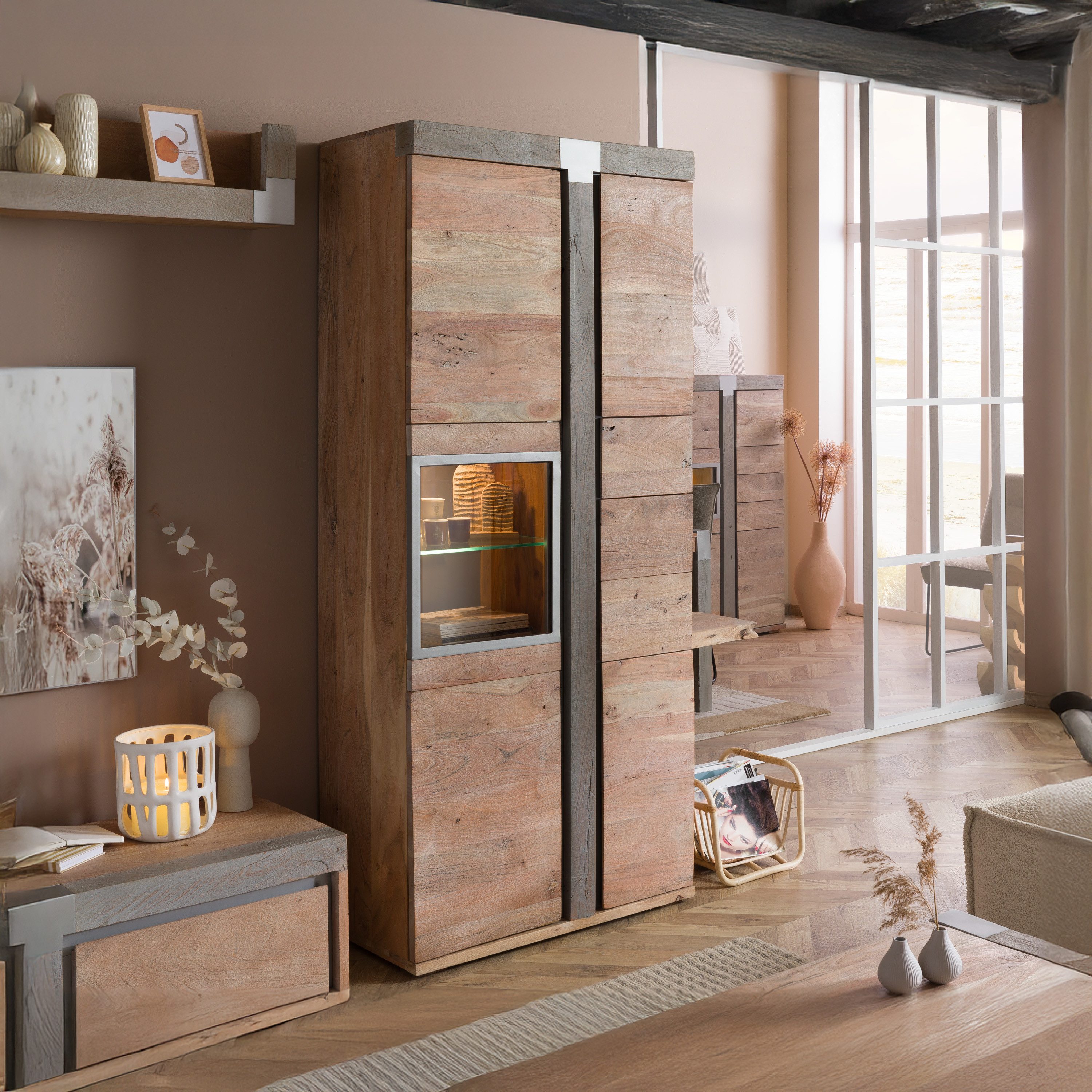 Massivmoebel24 Standvitrine AMSTERDAM (Vitrine Akazie 90x45x204 beige lackiert Amsterdam #108) Vitrine Akazie 90x45x204 beige lackiert Amsterdam #108
