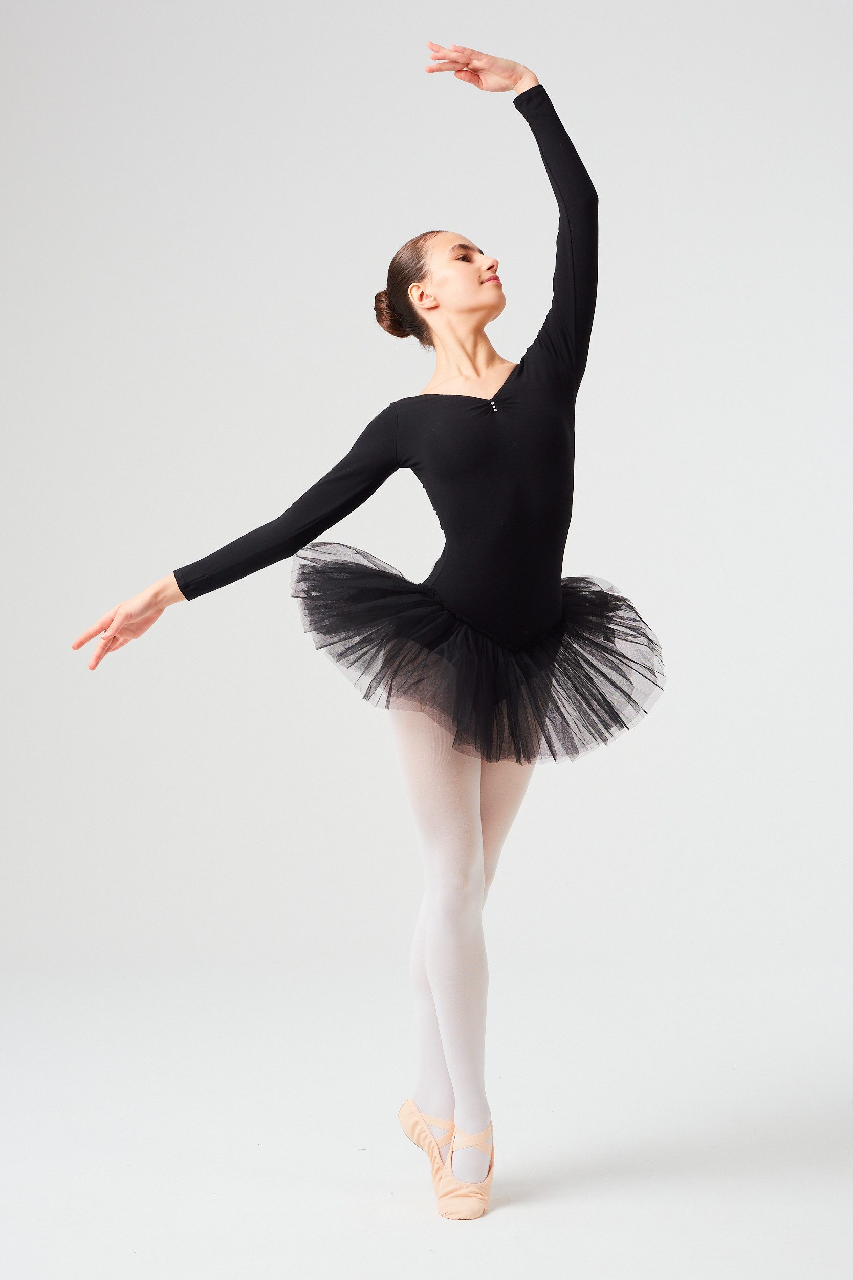 tanzmuster Tüllkleid Ballett Tutu Romy mit Glitzersteinen Langarm Ballettkleid aus weicher Baumwolle mit Tüllrock für Mädchen – Bild 4 von 5