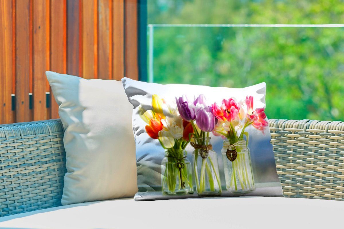 Outdoor-Dekorationskissen, Drei mit Vasen auf MuchoWow Dekokissenbezug, Dekokissen Fensterbank, bunten Kissenhülle einer Polyester, Blumen