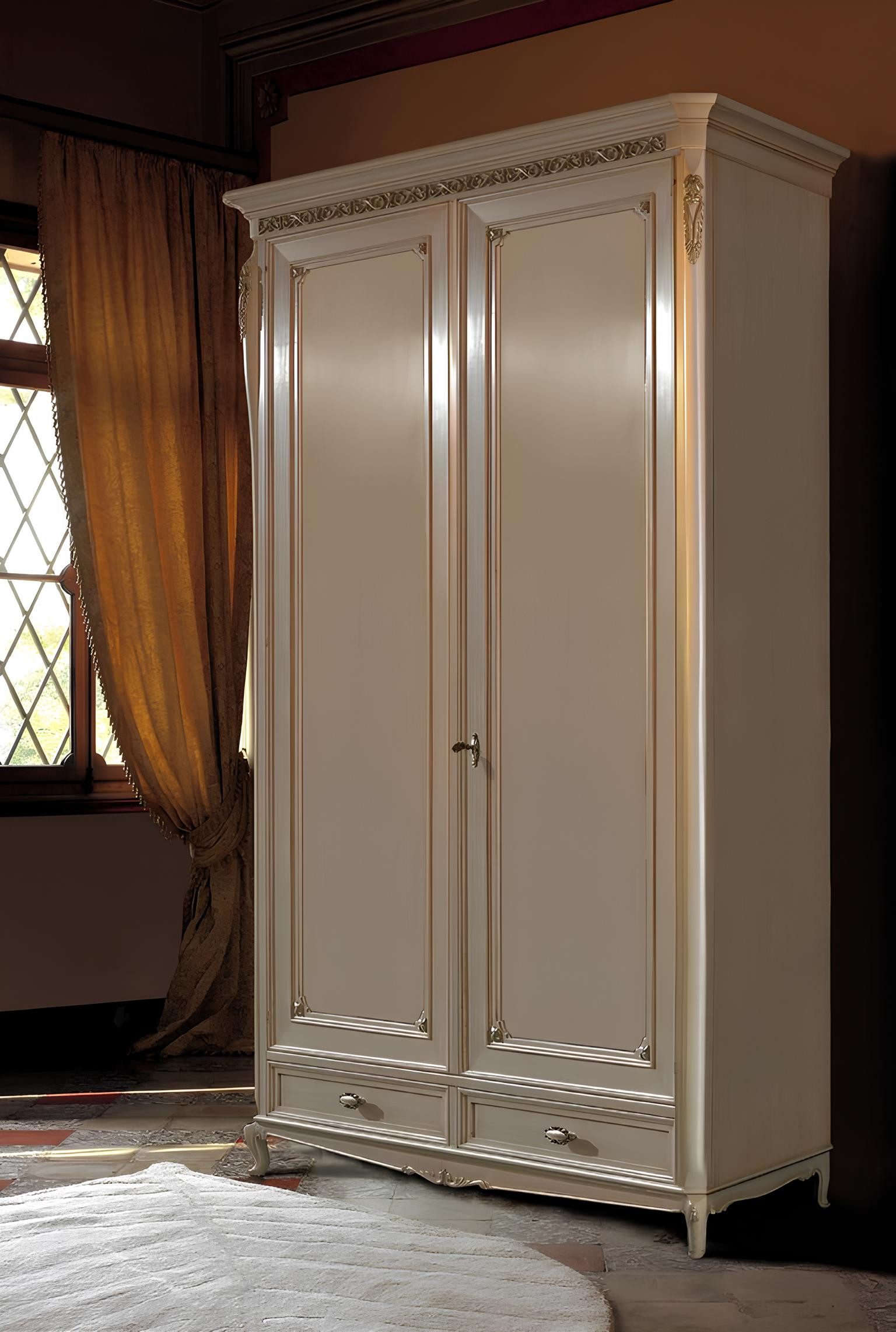 Kleiderschrank Robuster Holzkleiderschrank aus Italien für das Schlafzimmer