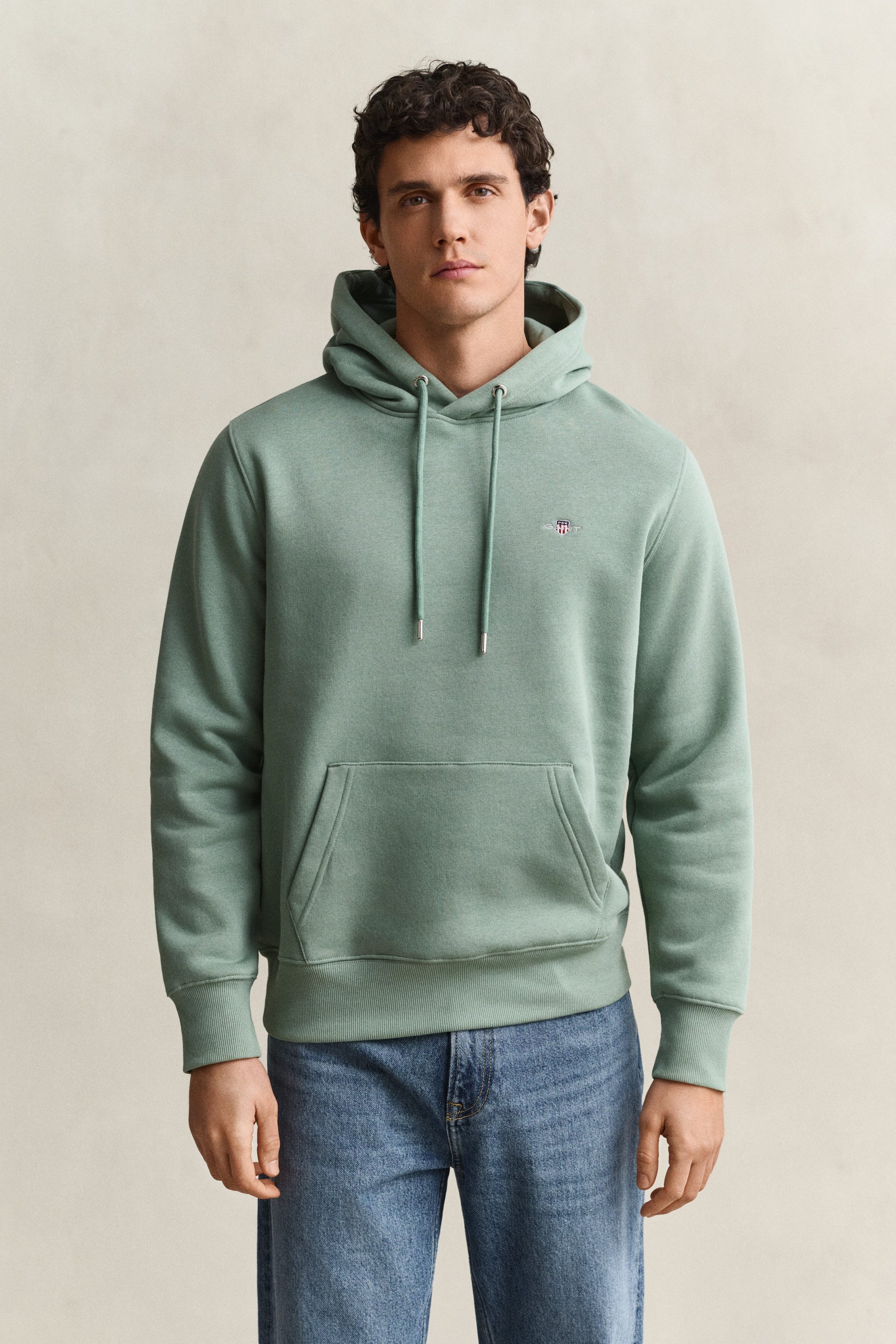 Gant Hoodie REG SHIELD HOODIE mit Logostickerei auf der Brust