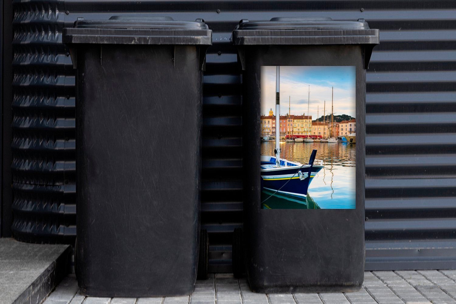 Mülleimer-aufkleber, (1 auf Sticker, Frankreich St), Tropez Abfalbehälter Mülltonne, von den Hafen Container, in Wandsticker Blick MuchoWow Saint