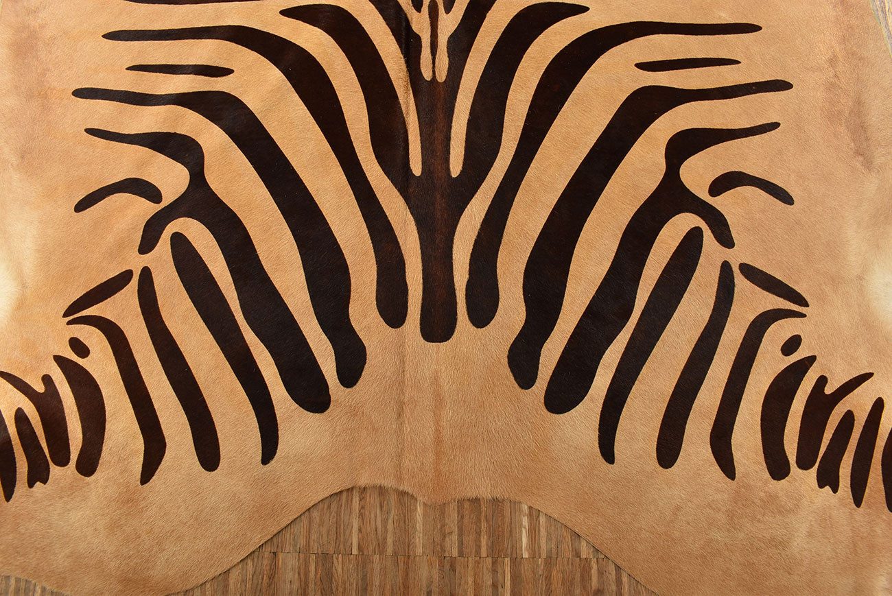 KUHFELL online & NOMAD Fellteppich Kuhfell creme weiß mit Zebra Print Rinder Fell Teppich – Bild 3 von 5