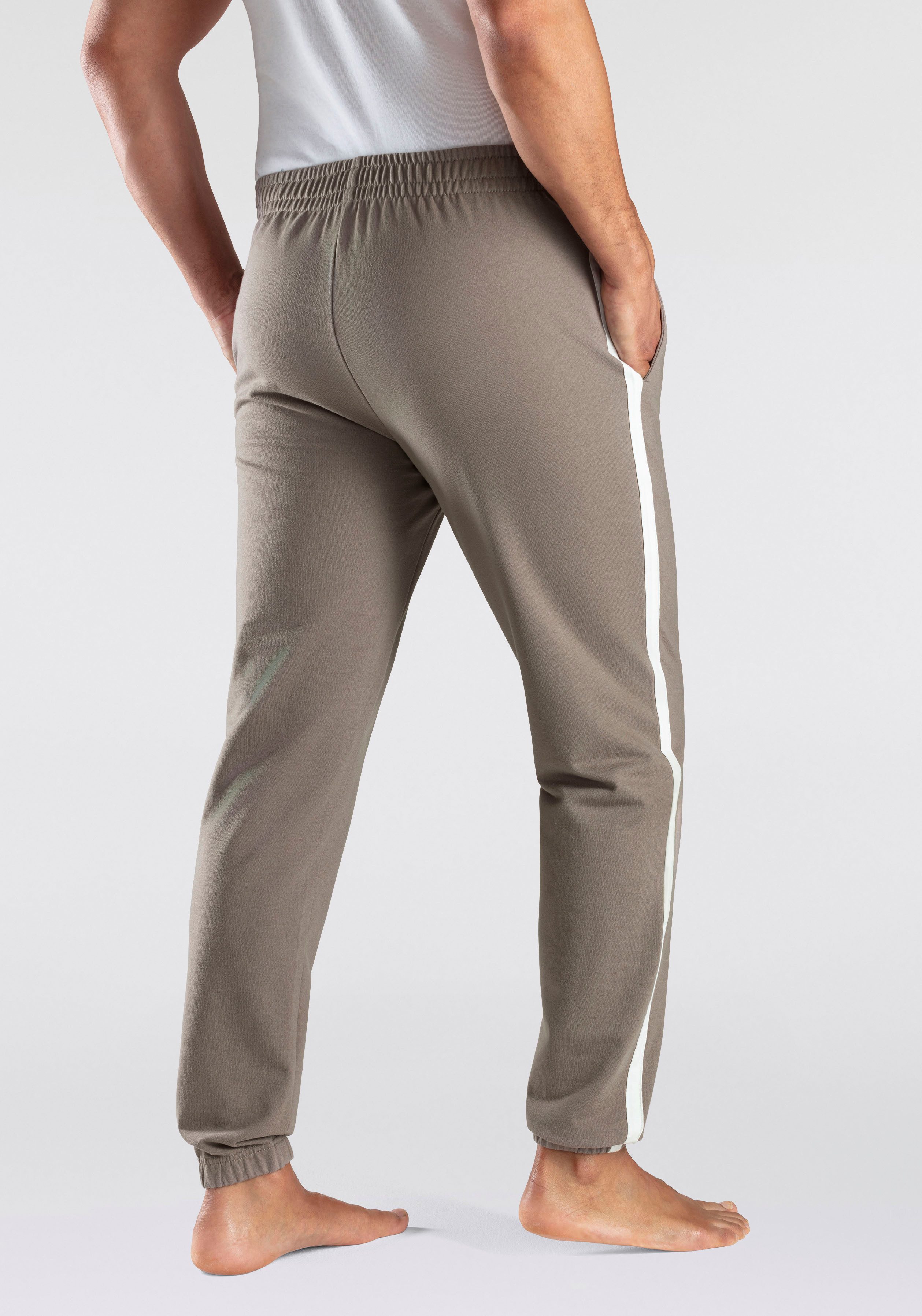 Bench. Loungewear Relaxhose lange Relaxhose, Sweathose aus leichter Sweat-Qualität