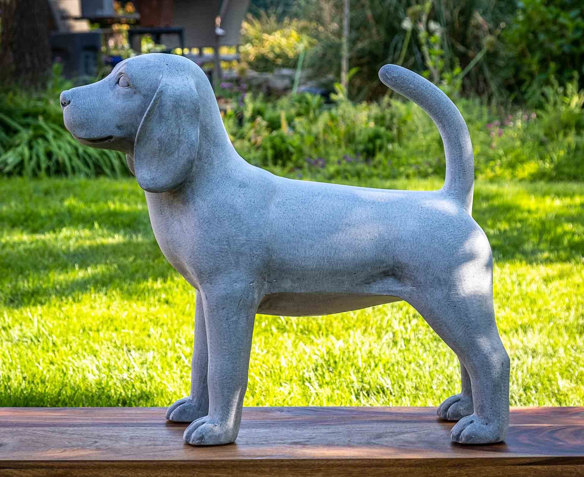 Dekofigur Figur Grau IDYL "Beagle" Hund IDYL Skulptur Moderne Sandsteinguss