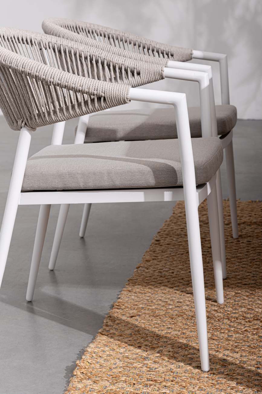 Feeling4Home Gartenstuhl Millor aus Aluminium, Hellgrau / Weiß, Stapelbar