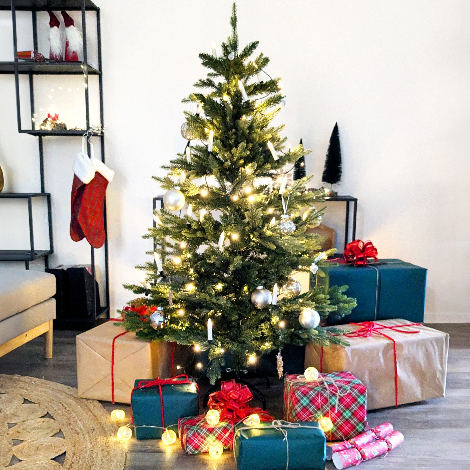 SVITA Künstlicher Weihnachtsbaum, Nordmanntanne, Tannenbaum, langlebig, 210 cm – Bild 4 von 5