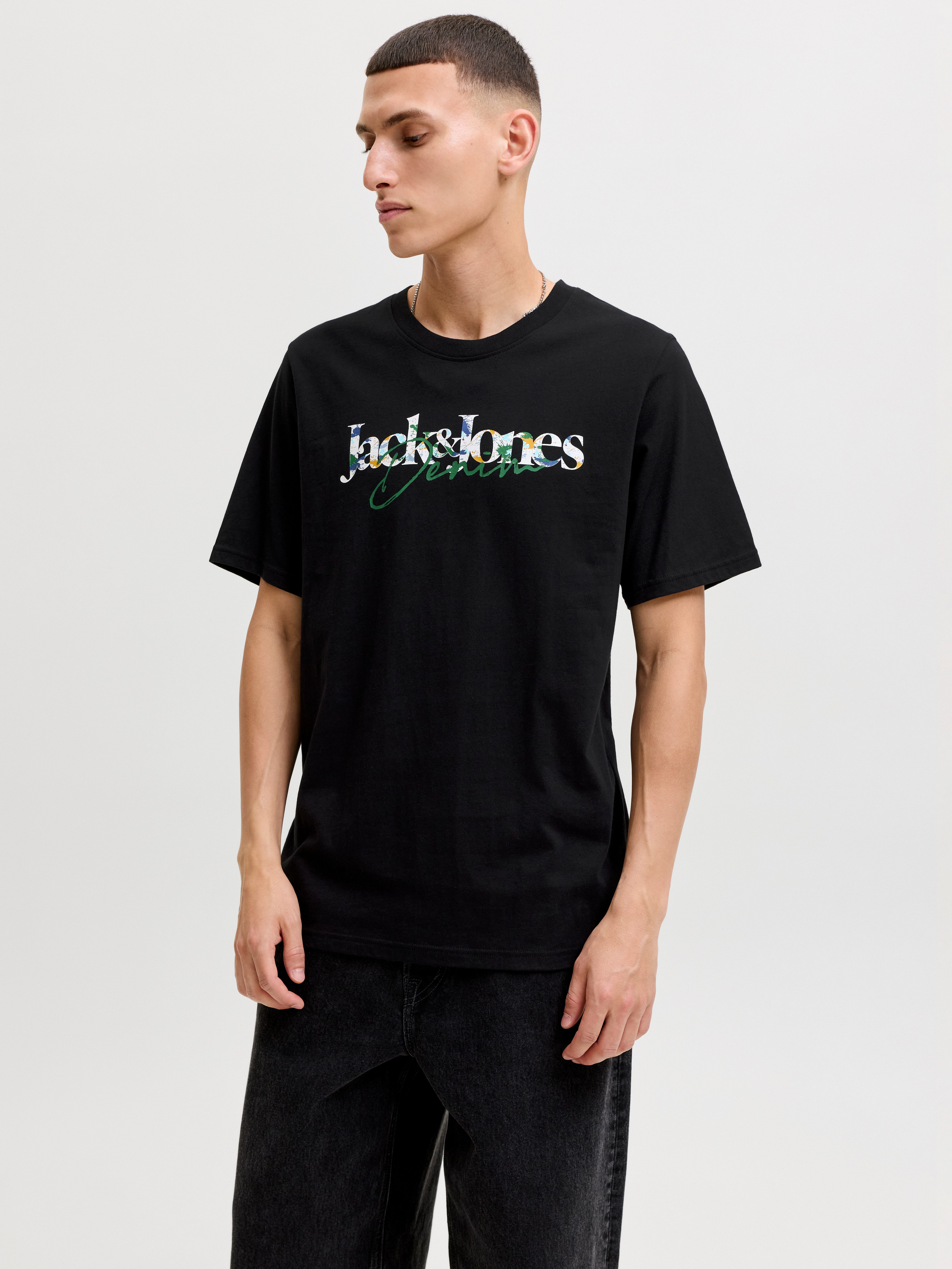 Jack & Jones Rundhalsshirt JJTOM TEE SS CREW NECK SN Baumwolle, regular fit