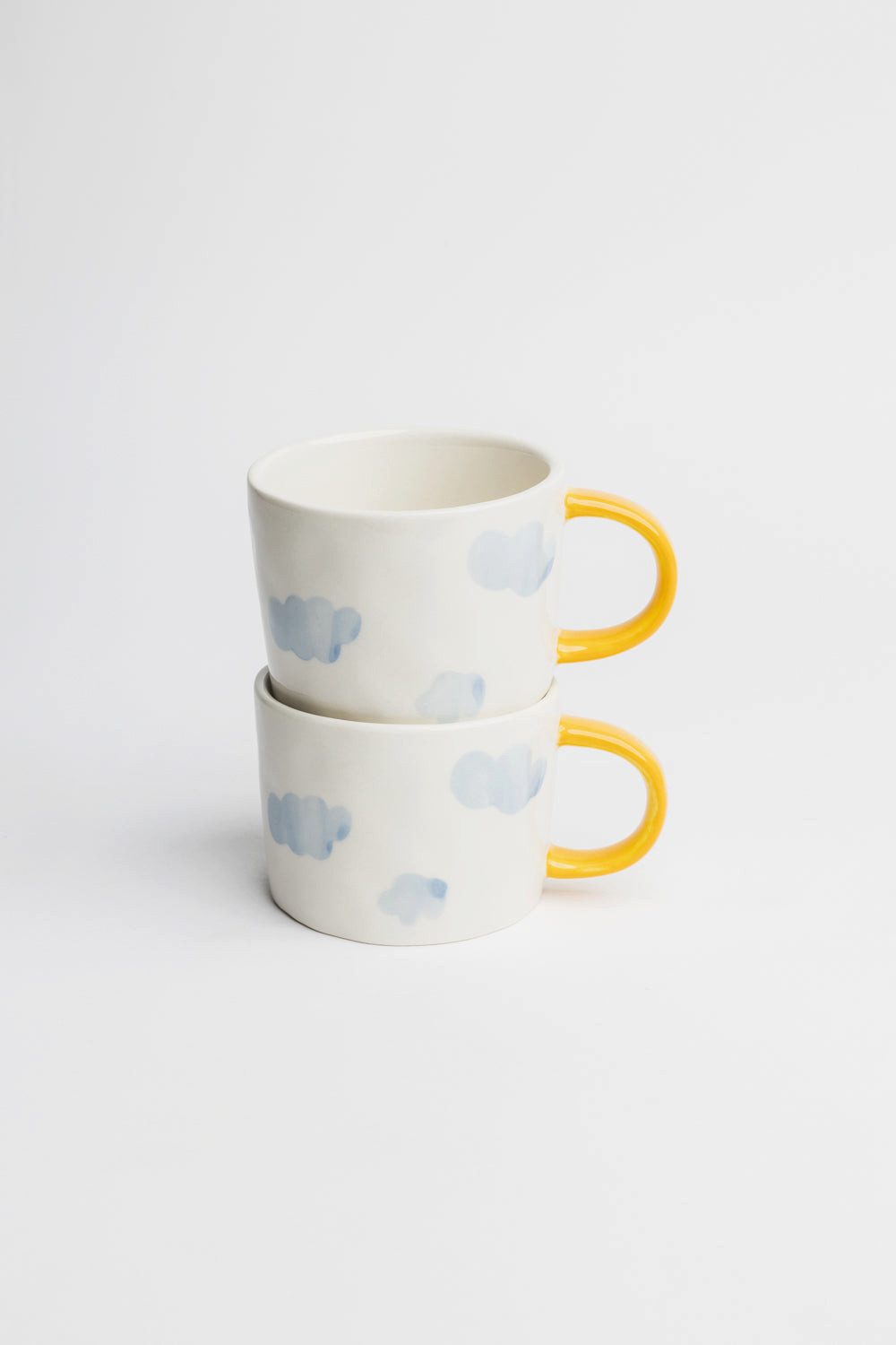 Tranquillo Kindergeschirr-Set Tasse VELOBLOOM blau 150ml Wolkenmotiv aus Steinzeug spülmaschinenfest, Kinderfreundliche, handbemalte Tasse mit Wolkenmotiv