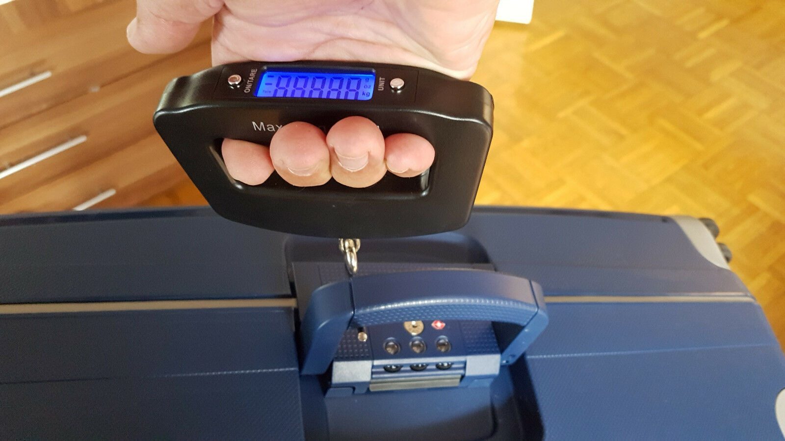 Einkaufszauber Kofferwaage Digitale Kofferwaage Profi - sollte auf jeder Reise dabei sein, Tragkraft 50 kg, Kofferwaage bis 50 kg