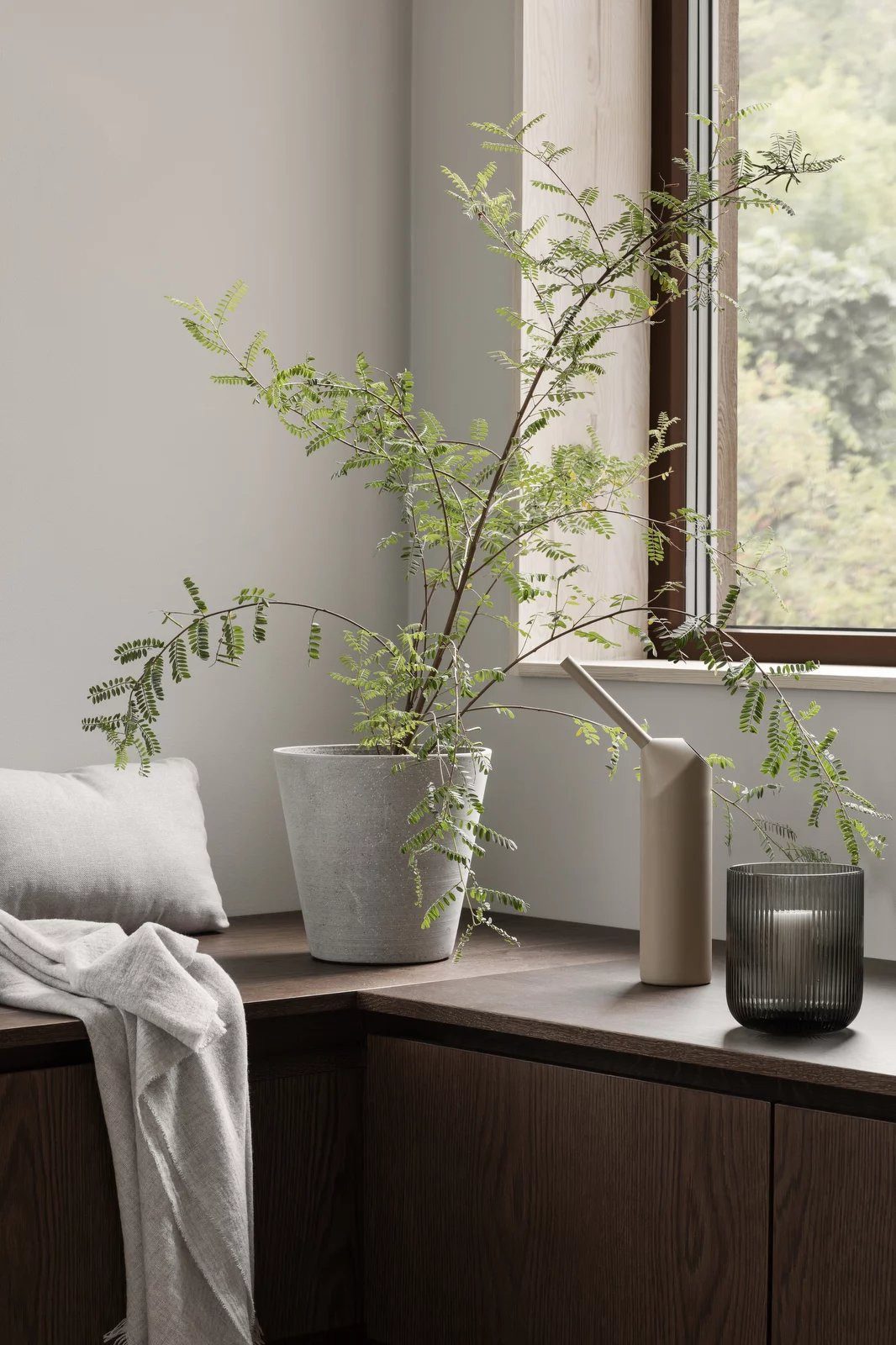 blomus Windlicht -VEN- Mundgeblasenes Windlicht: Zeitloses Design aus gefärbtem Glas, Handgefertigt, Mundgeblasen, Unikat, Modernes Design, Zeitlose Eleganz
