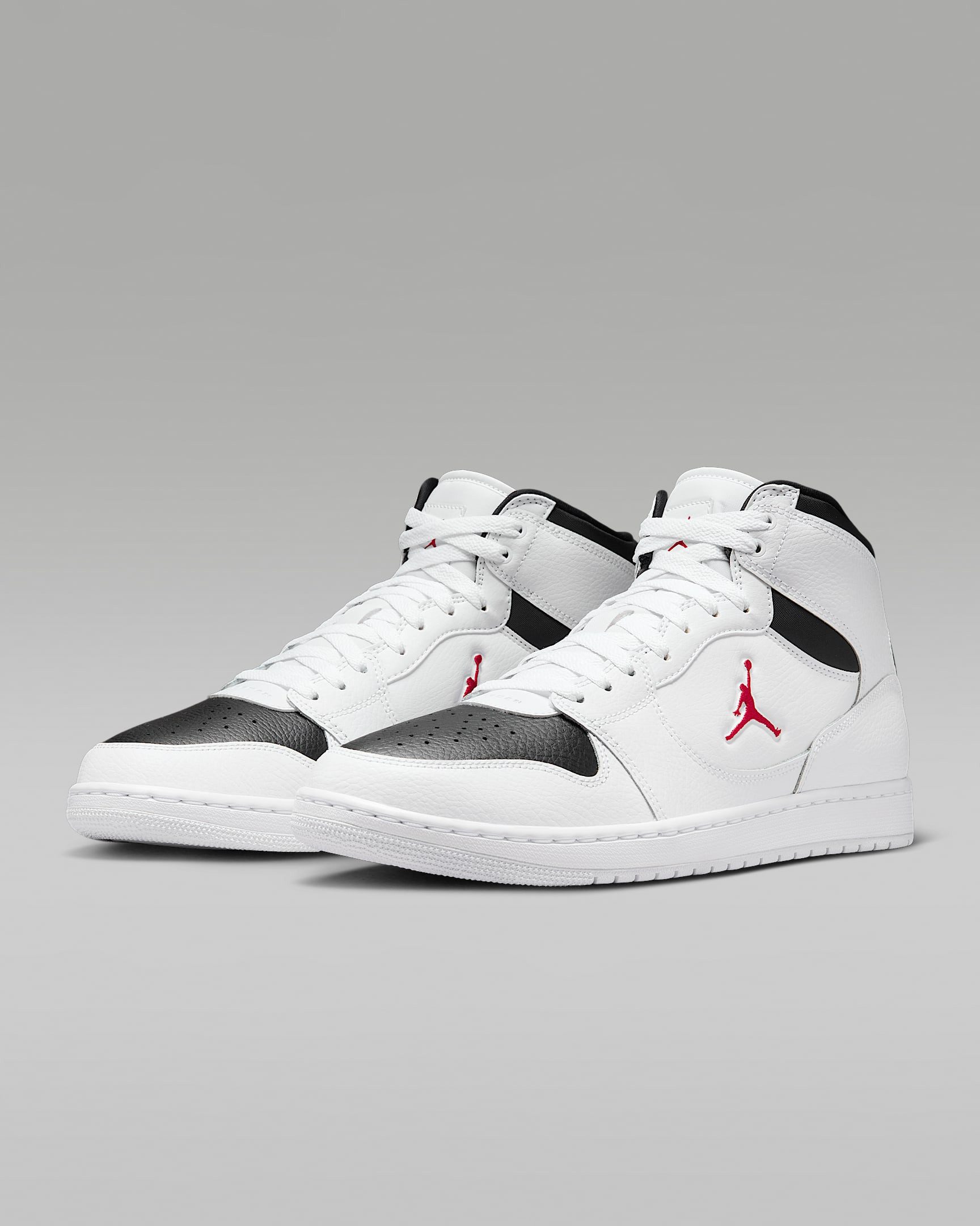 Jordan Jordan Court Connect Mid Sneaker inspiriert vom Look des Air Jordan 1