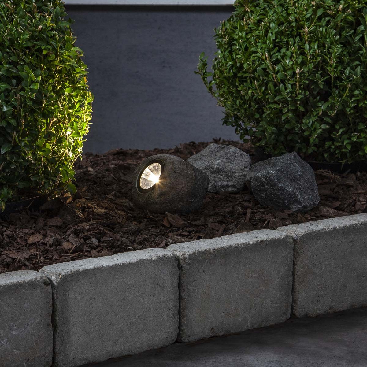 STAR TRADING LED Solarleuchte 3x LED-Solarstein "Rocky", grau, 1x warmweiße LED, warmweiß
