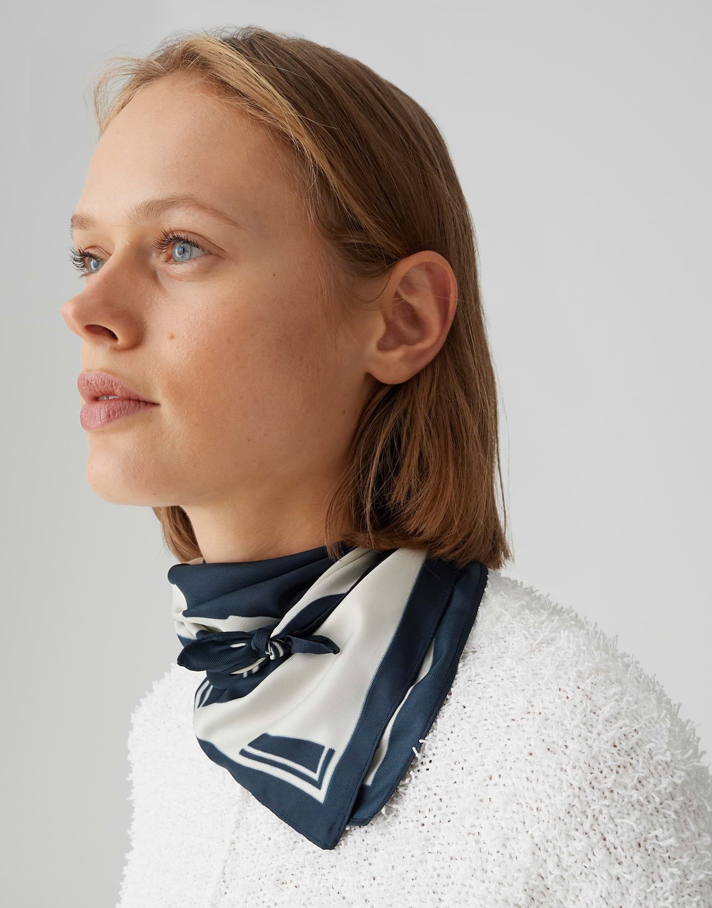 OPUS PANTS Halstuch AURALI in feiner Twilloptik, quadratisch, glatter Griff günstig online kaufen