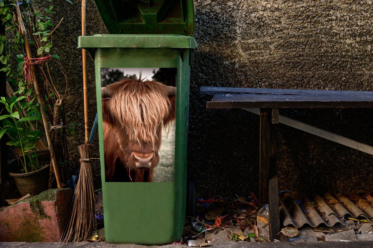 Mülleimer-aufkleber, Gras Container, (1 MuchoWow Abfalbehälter Mülltonne, Sticker, - - St), Highlander Baum Wandsticker Schottischer