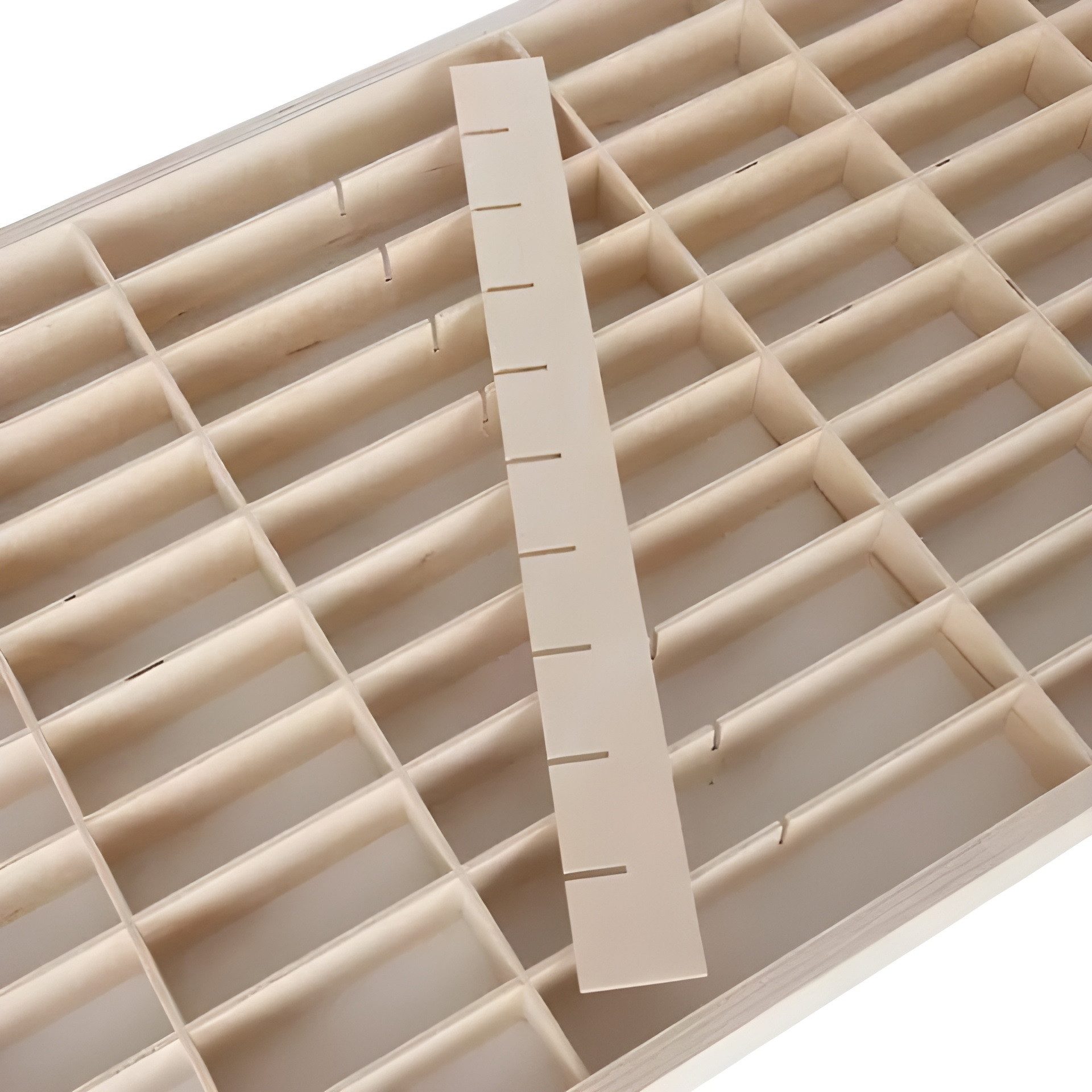 KRUZZEL Mehrzweckregal Holzregal Wandregal Kinderregal, 18-tlg., 80 Fächer