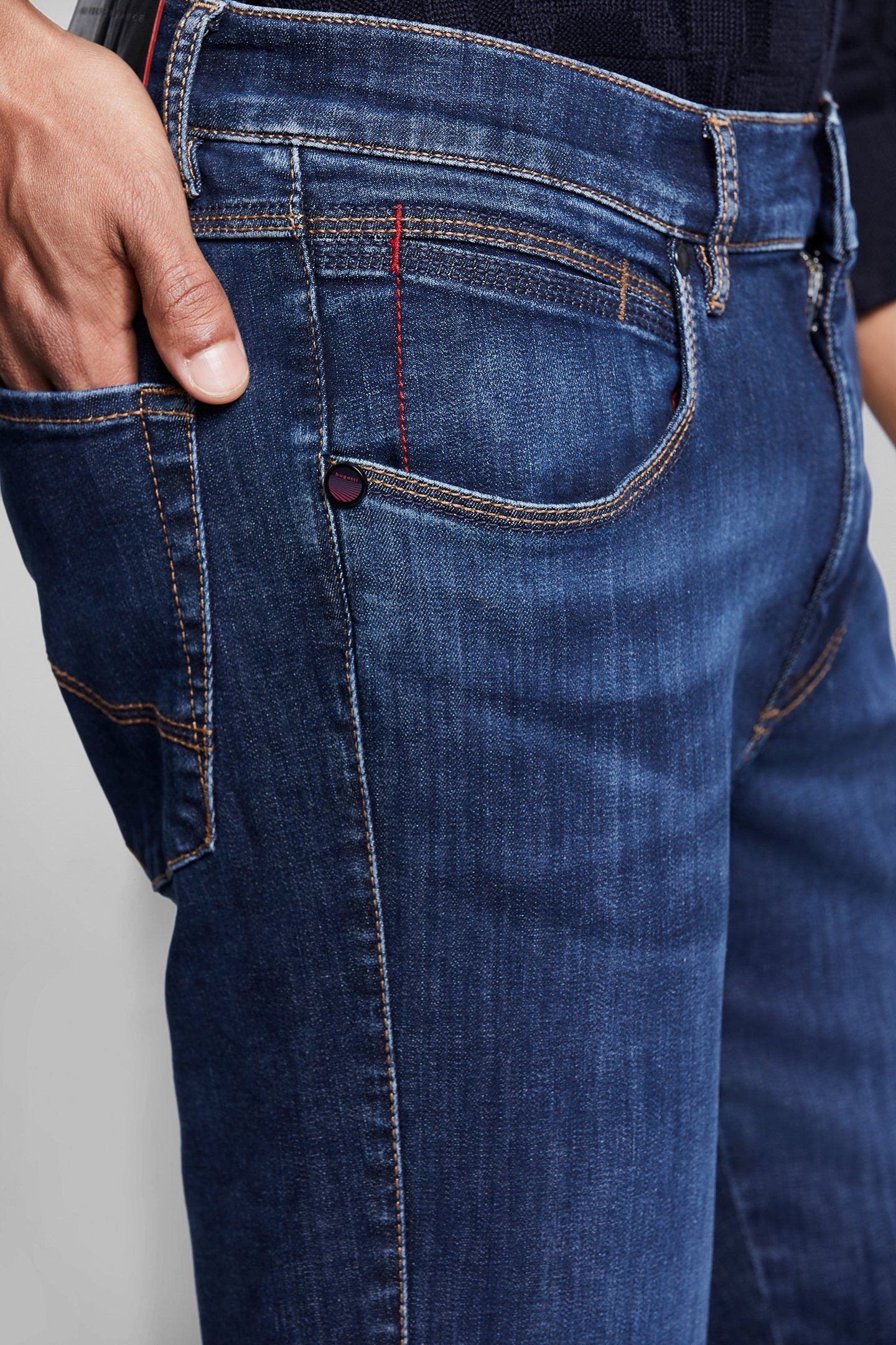 Wash Look bugatti im Used blau 5-Pocket-Jeans
