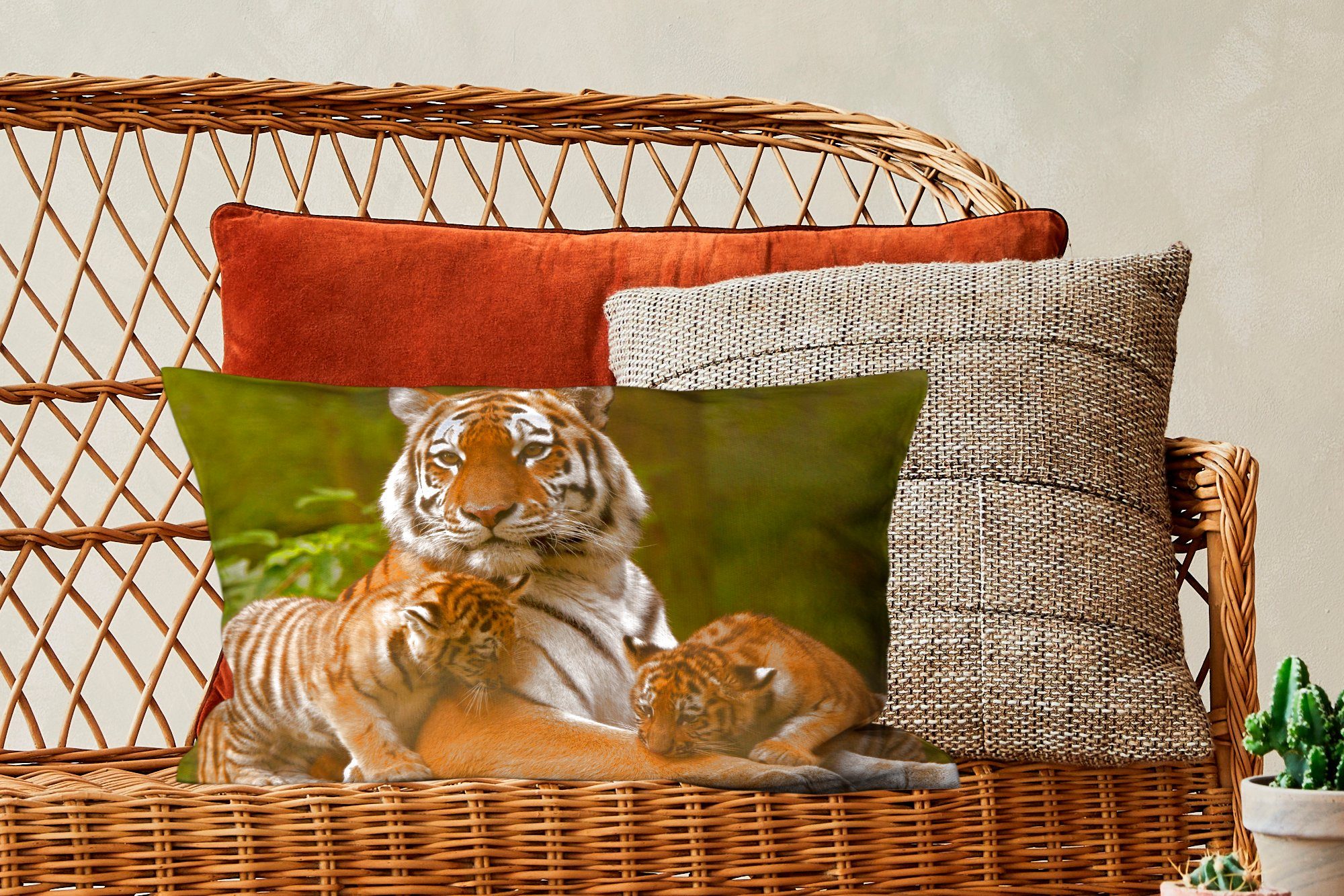 Dekokissen Dekokissen - mit Schlafzimmer - Natur, Tiger Zierkissen, Füllung, Wohzimmer MuchoWow Jungtiere Dekoration,