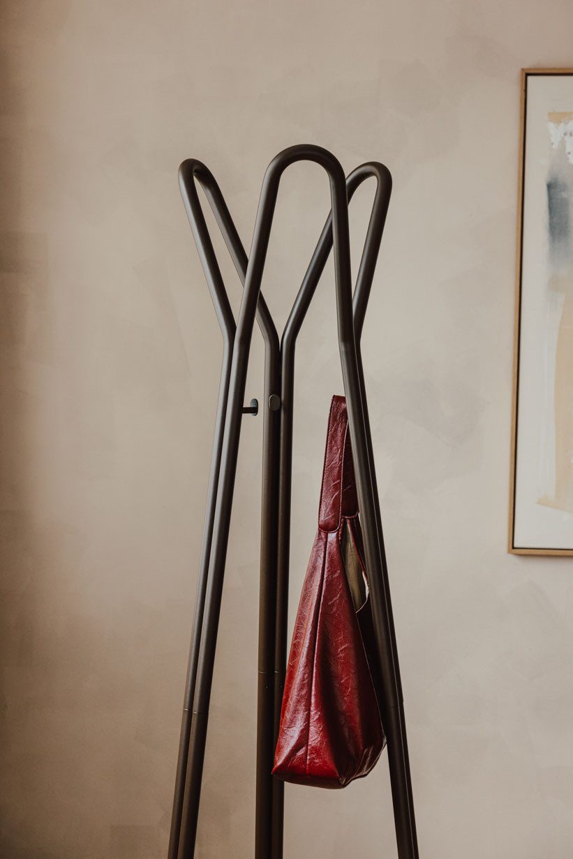Metallbude Garderobenständer CHARLES, platzsparende Standgarderobe, robustes und minimalistisches Design