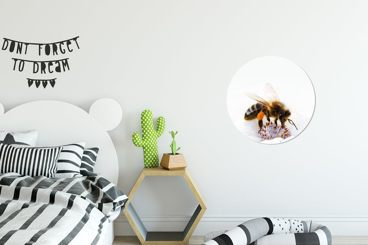 MuchoWow einer weißen Honigbiene Nahaufnahme (1 Kreis einer Wohnzimmer, Blüte, Gemälde Rundes Forex, St), 30x30 auf Wandbild, cm Wanddekoration