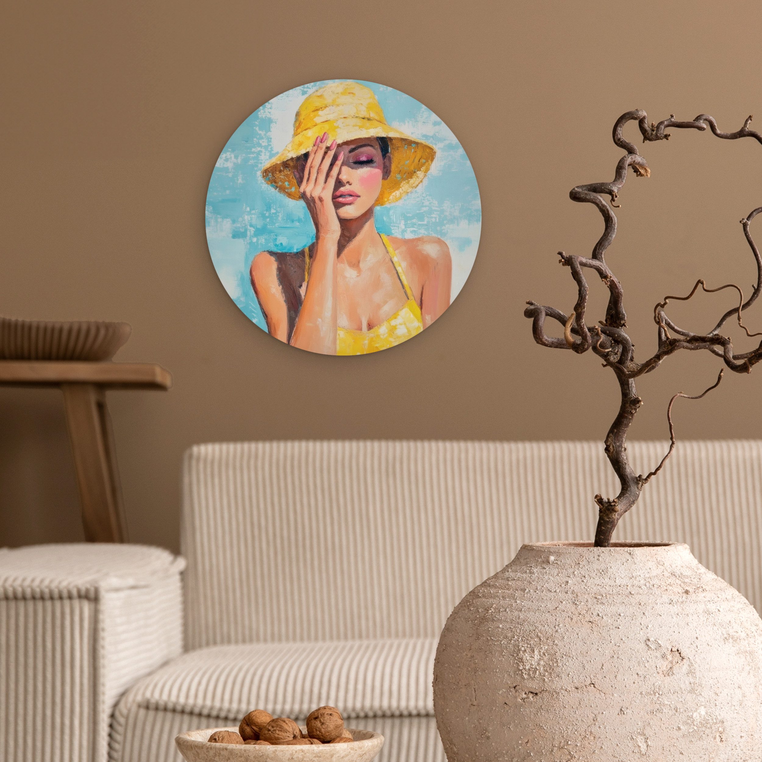 MuchoWow Gemälde Kunstdrucke - Frau - Hut - Gelb, Fotodruck (1 St), Kreis Wanddekoration, Rundes Wandbild, 30x30 cm