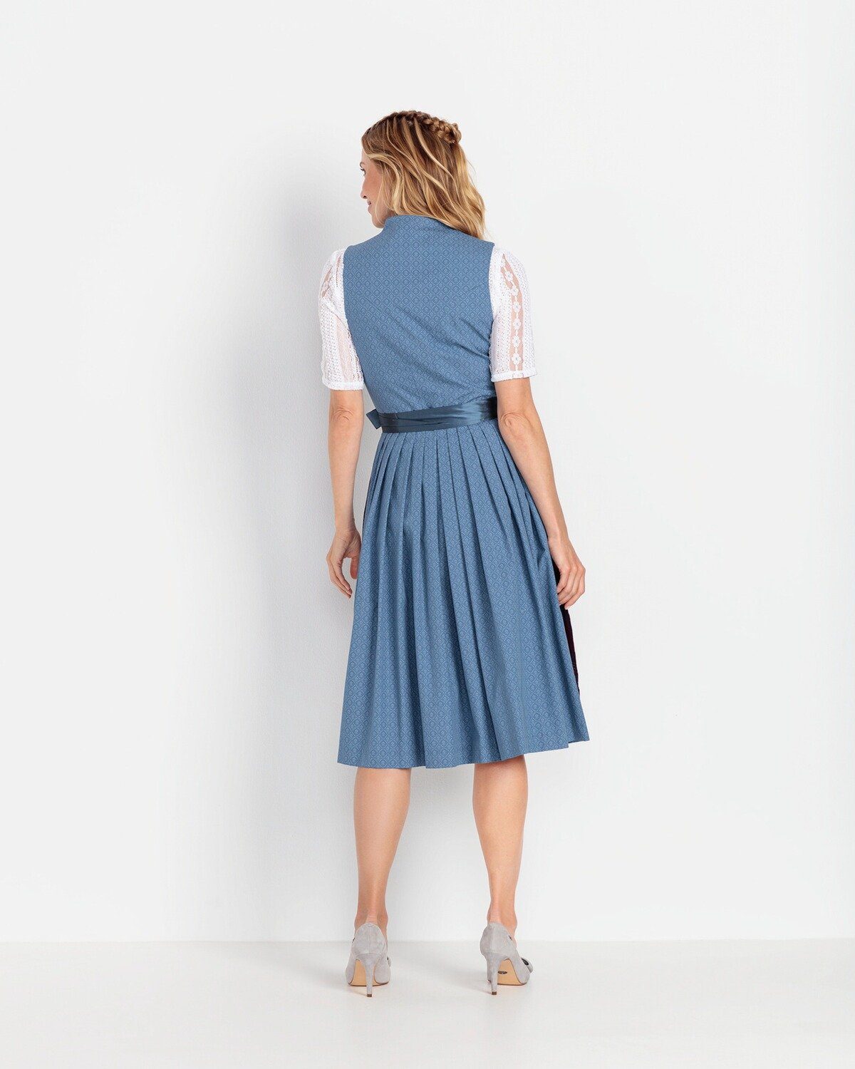 V-Ausschnitt Jacquarddirndl mit Wolff Dirndl & Berwin