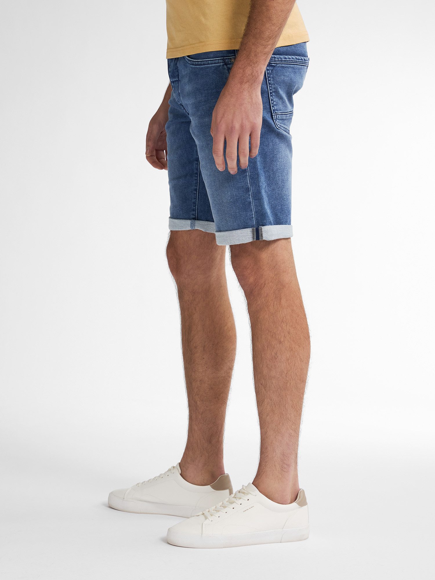 Petrol Industries Jeansshorts Sommerhose im Five-Pocket Style