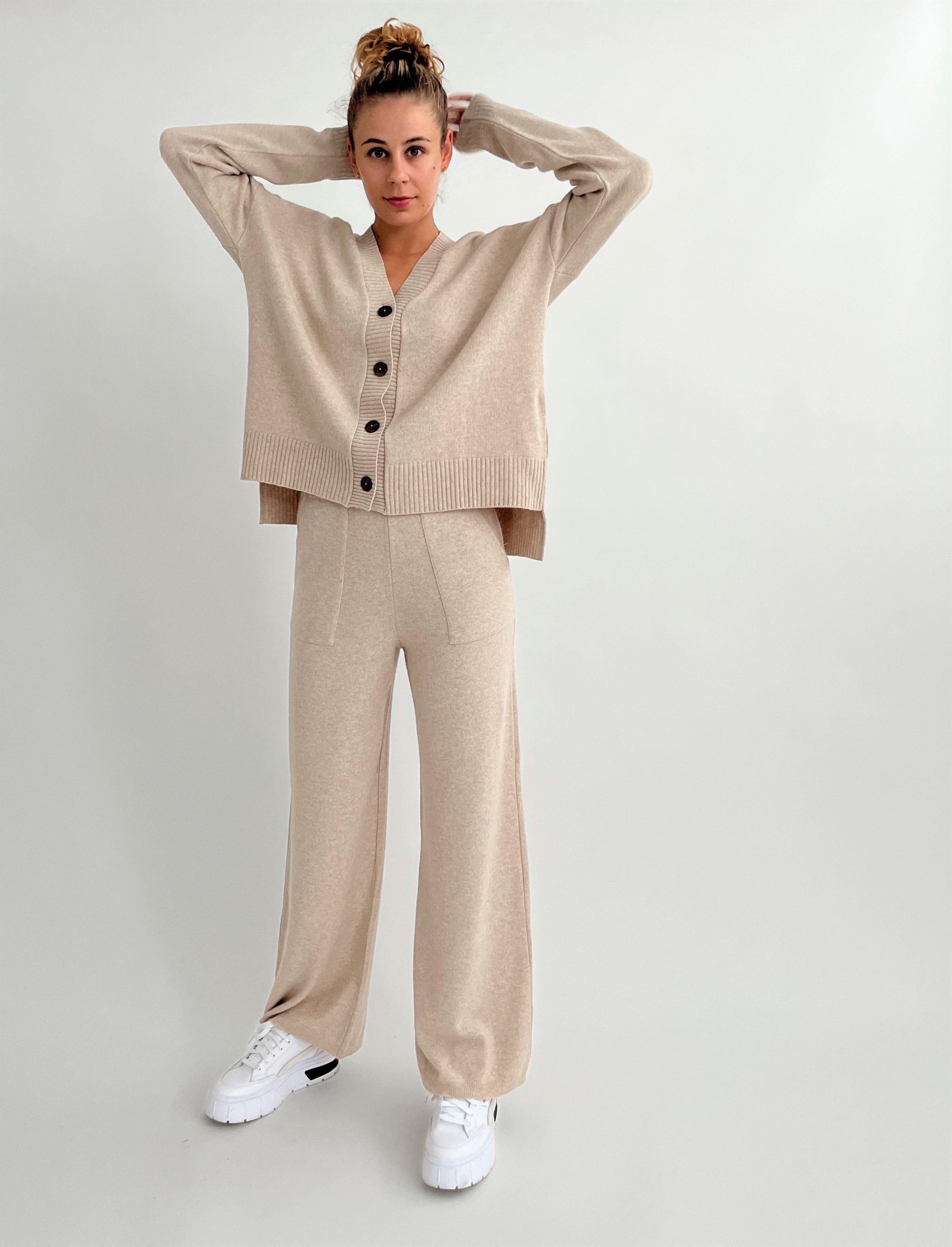 Zuckerwatte Strickjacke mit V-Ausschnitt aus weicher Merino Cashmere Mischu günstig online kaufen