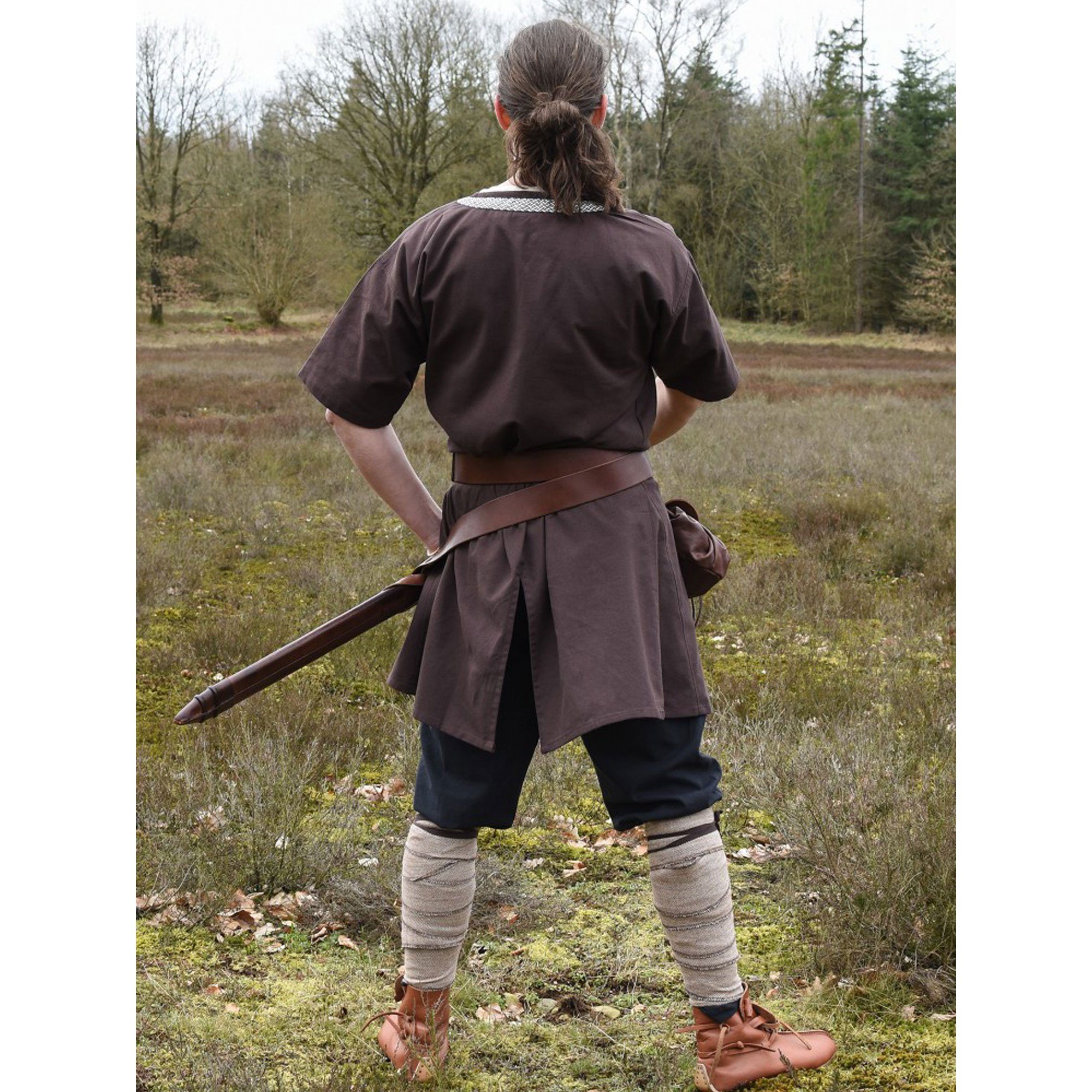Battle Merchant Wikinger-Kostüm Mittelalter-Tunika Ailrik mit Bordüre, kurzarm, braun L