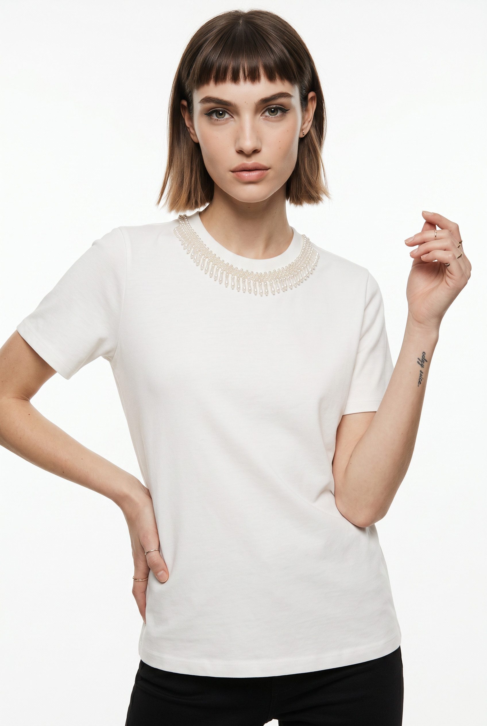 ONLY Kurzarmshirt ONLPARKER S/S O-NECK BLING TOP BOX JRS Materialmix, regular fit, Rundhals, mit Strass-Stein Detail