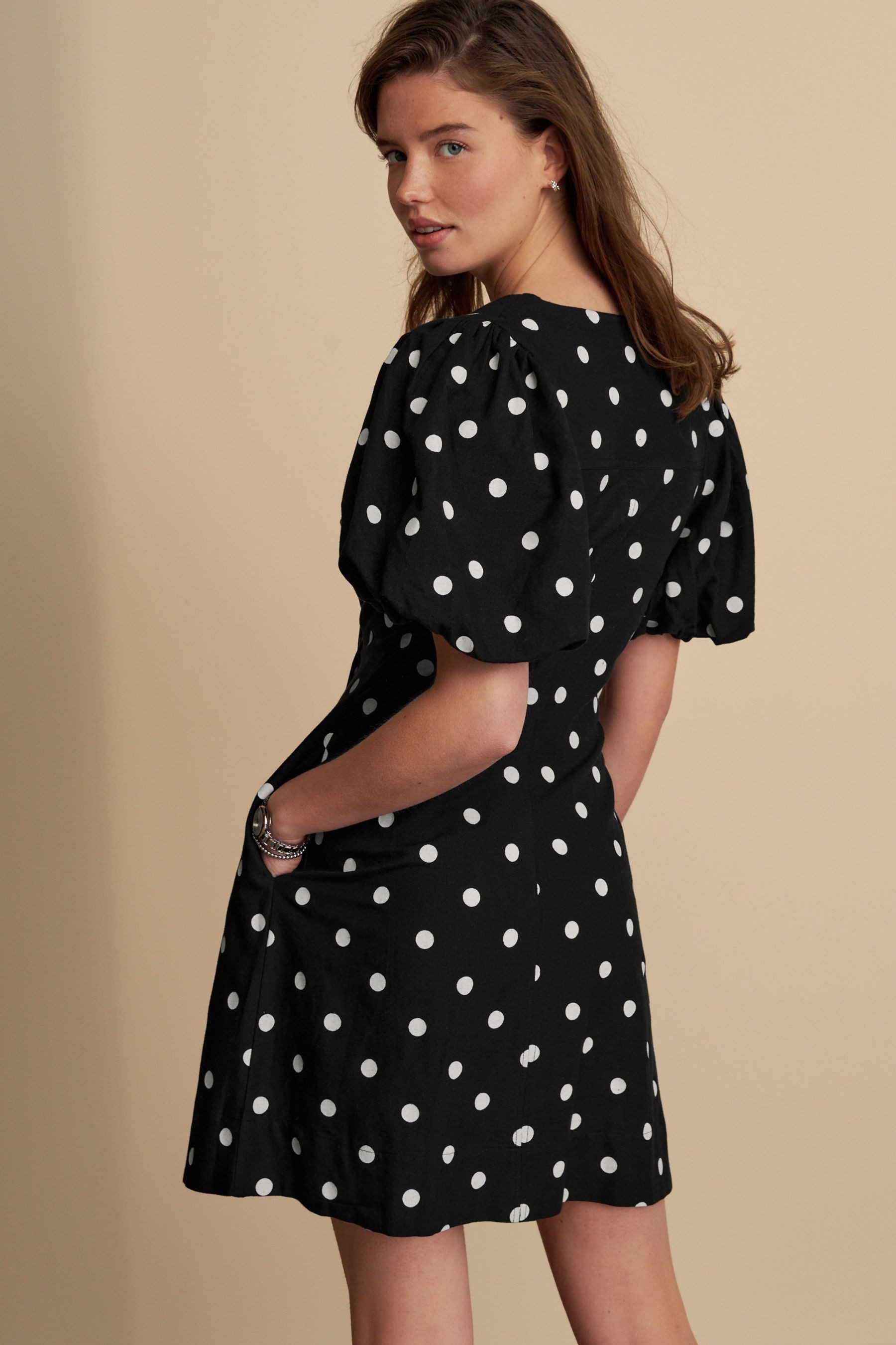 Next Minikleid Minikleid mit V-Ausschnitt + günstig online kaufen
