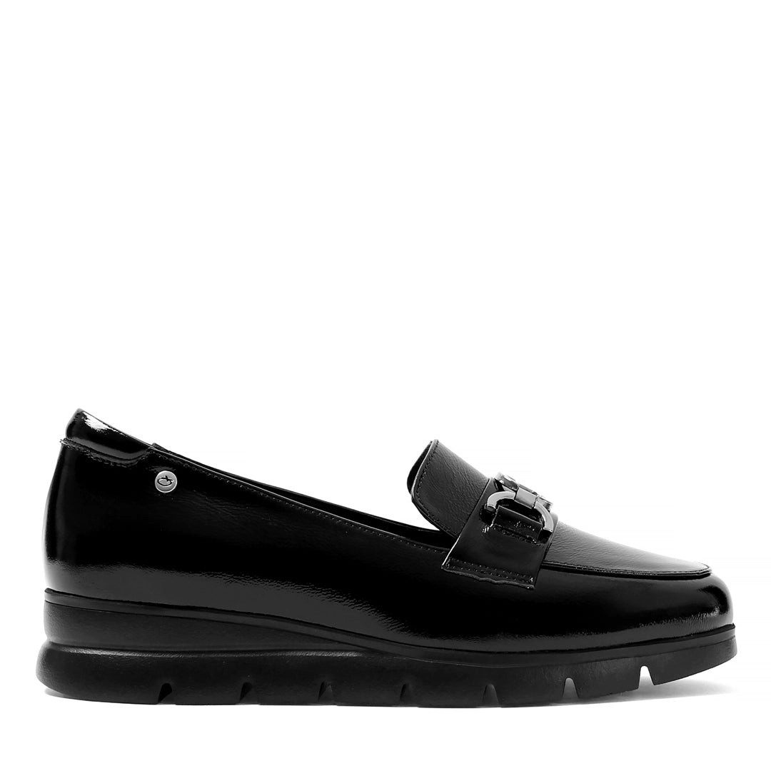 Celal Gültekin 753-31801 Лоферы Glänzendes Lackleder mit Metallic-Detail und Slip-On-Design.