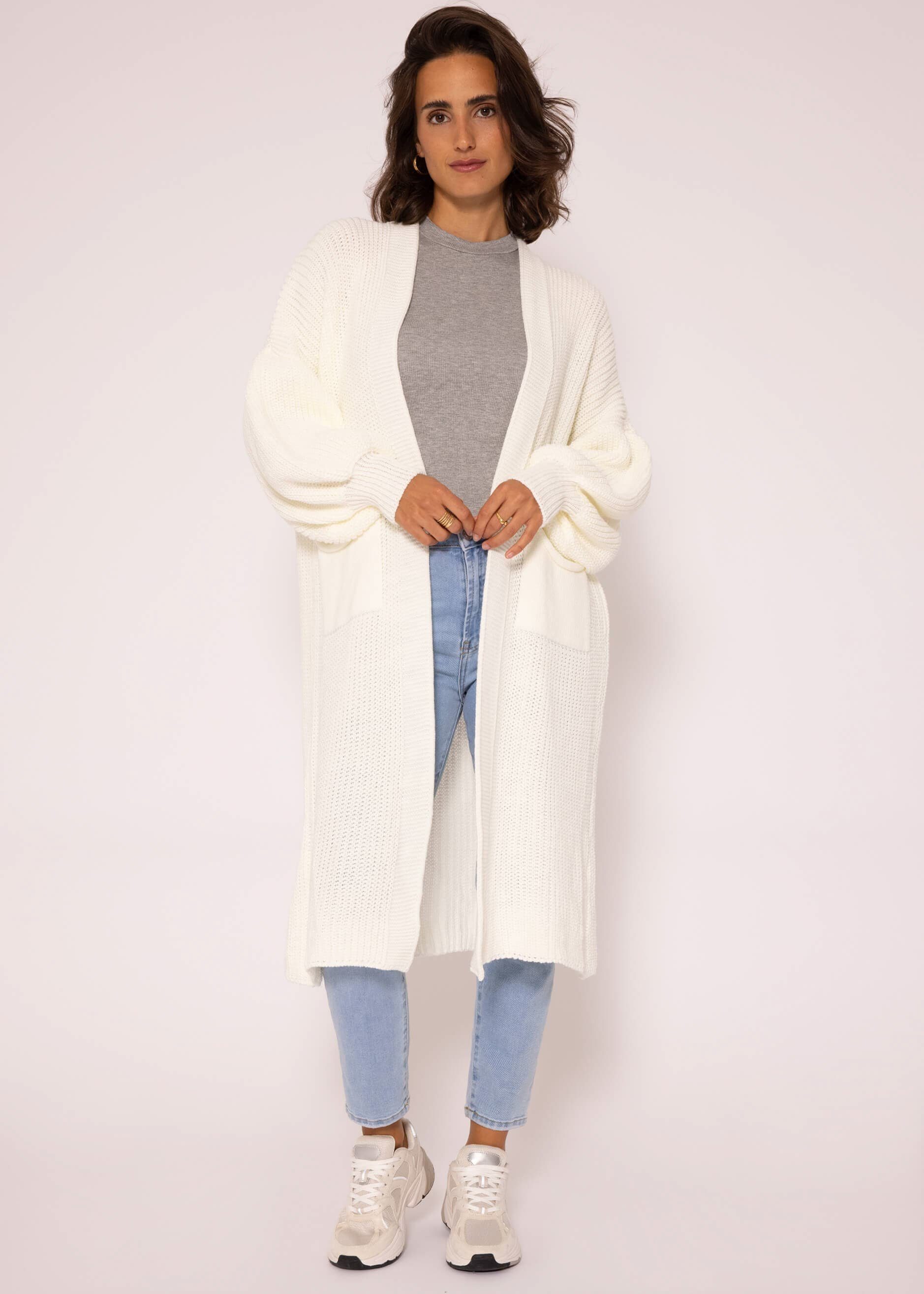 SASSYCLASSY Longstrickjacke Oversize Strickjacke Damen lang Elegant Winter Lässiger Maxi Cardigan aus weichem Grobstrick mit Ballonärmeln