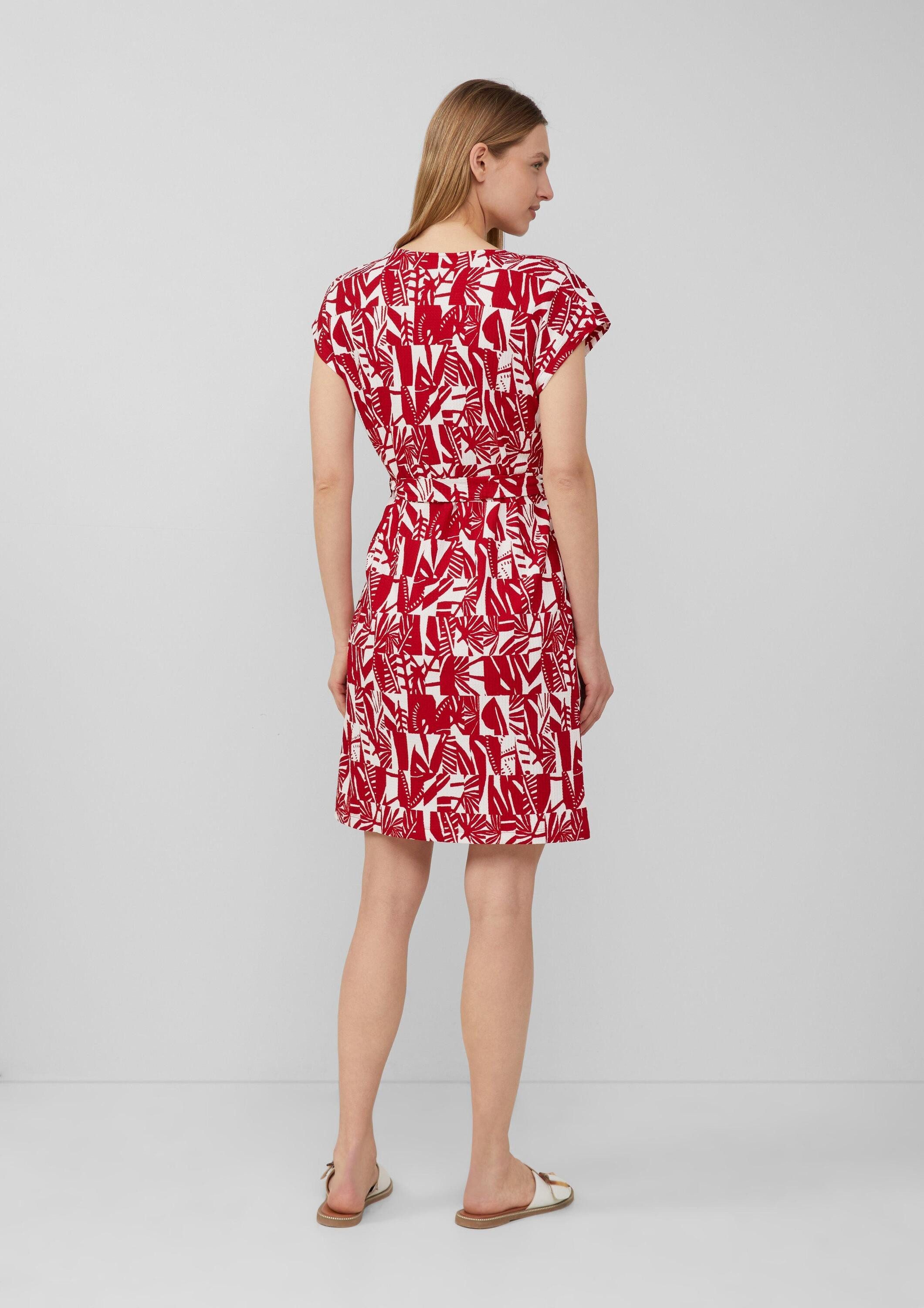 s.Oliver Minikleid Kleid Strukturiertes Jerseykleid mit All-over-Print und Gürtel