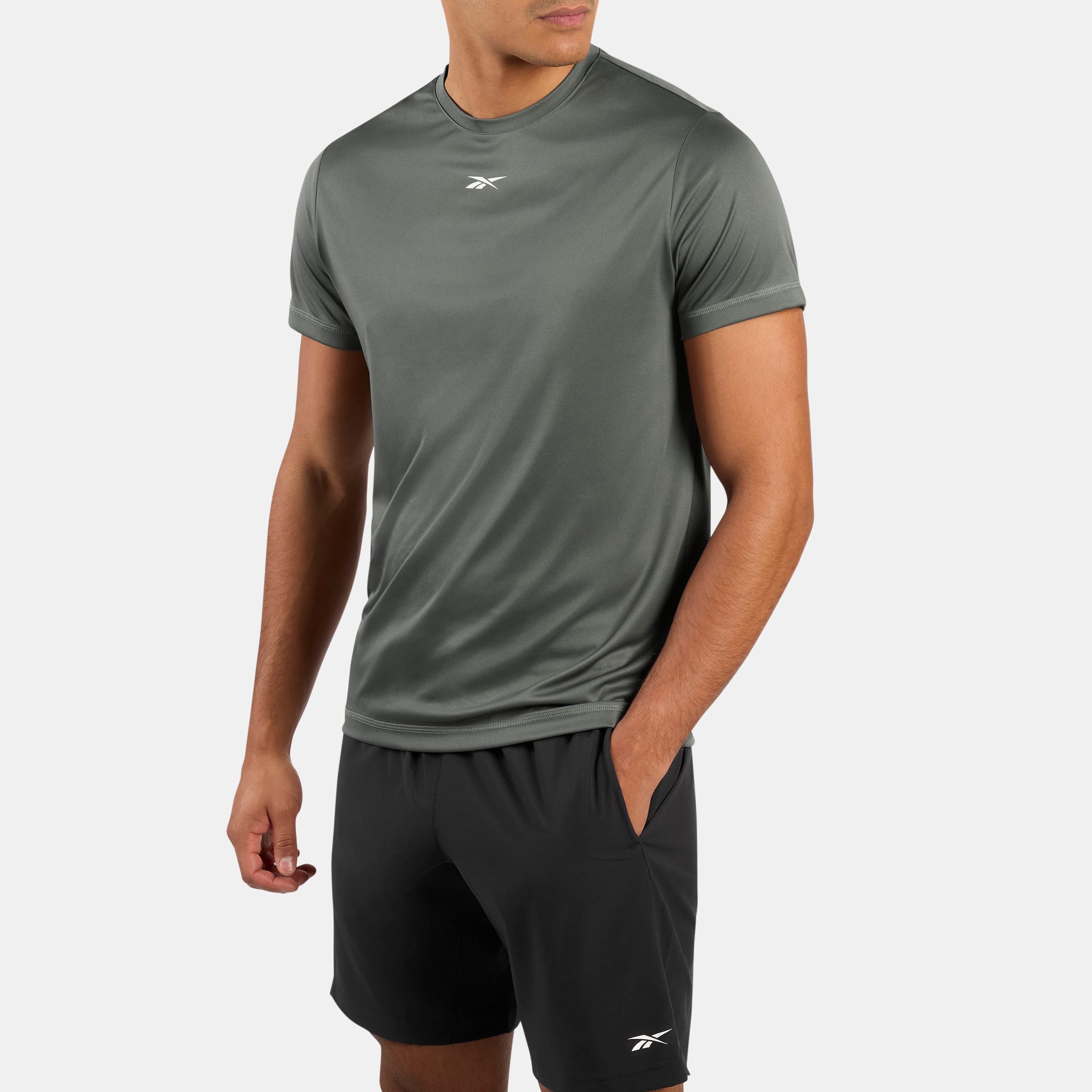 Reebok Trainingsshirt ID TRAIN SS TECH TEE Kurzarm-Design, atmungsaktives Material, schnell trocknend