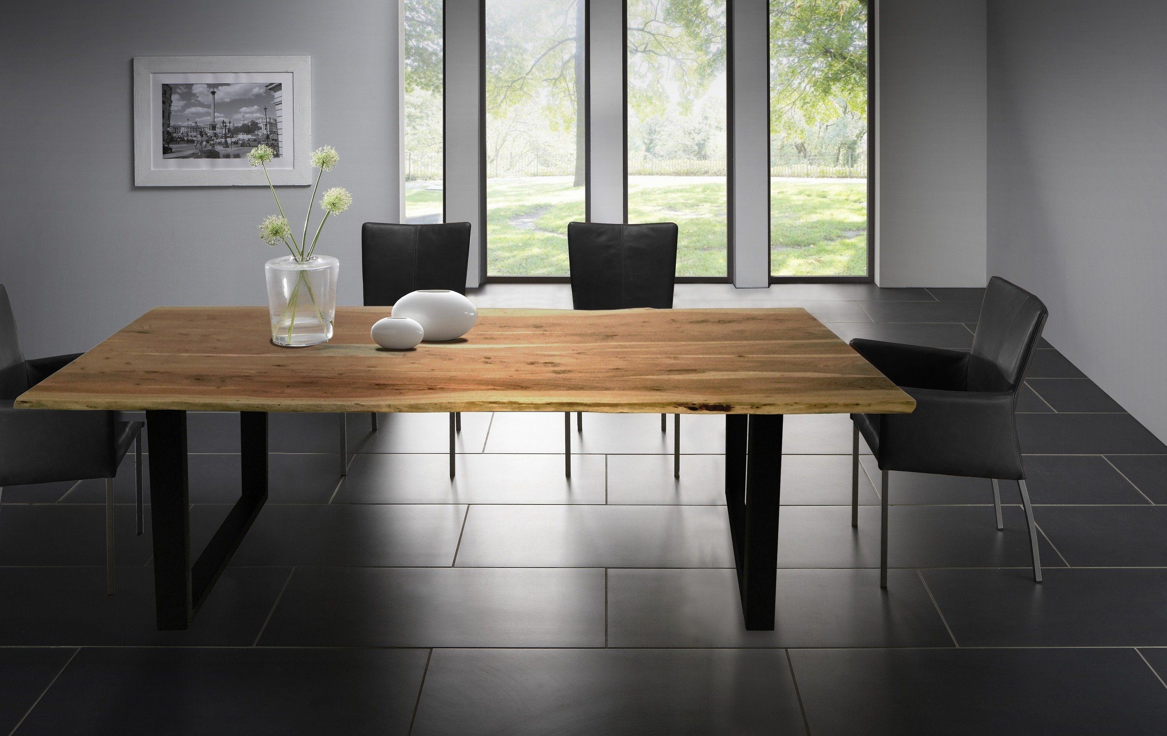 TPFLiving Baumkantentisch Metallgestell in U-Form (mit Baumkante wie gewachsen, Esszimmertisch massiv - Wohnzimmertisch - Holztisch), Platte Akazie, Gestell Stahl - Platte natur, Gestell schwarz lackiert