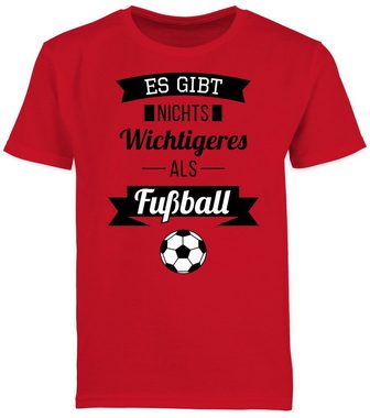 Shirtracer T-Shirt Es gibt nichts Wichtigeres als Fußball (1-tlg) Kinder Sport Kleidung