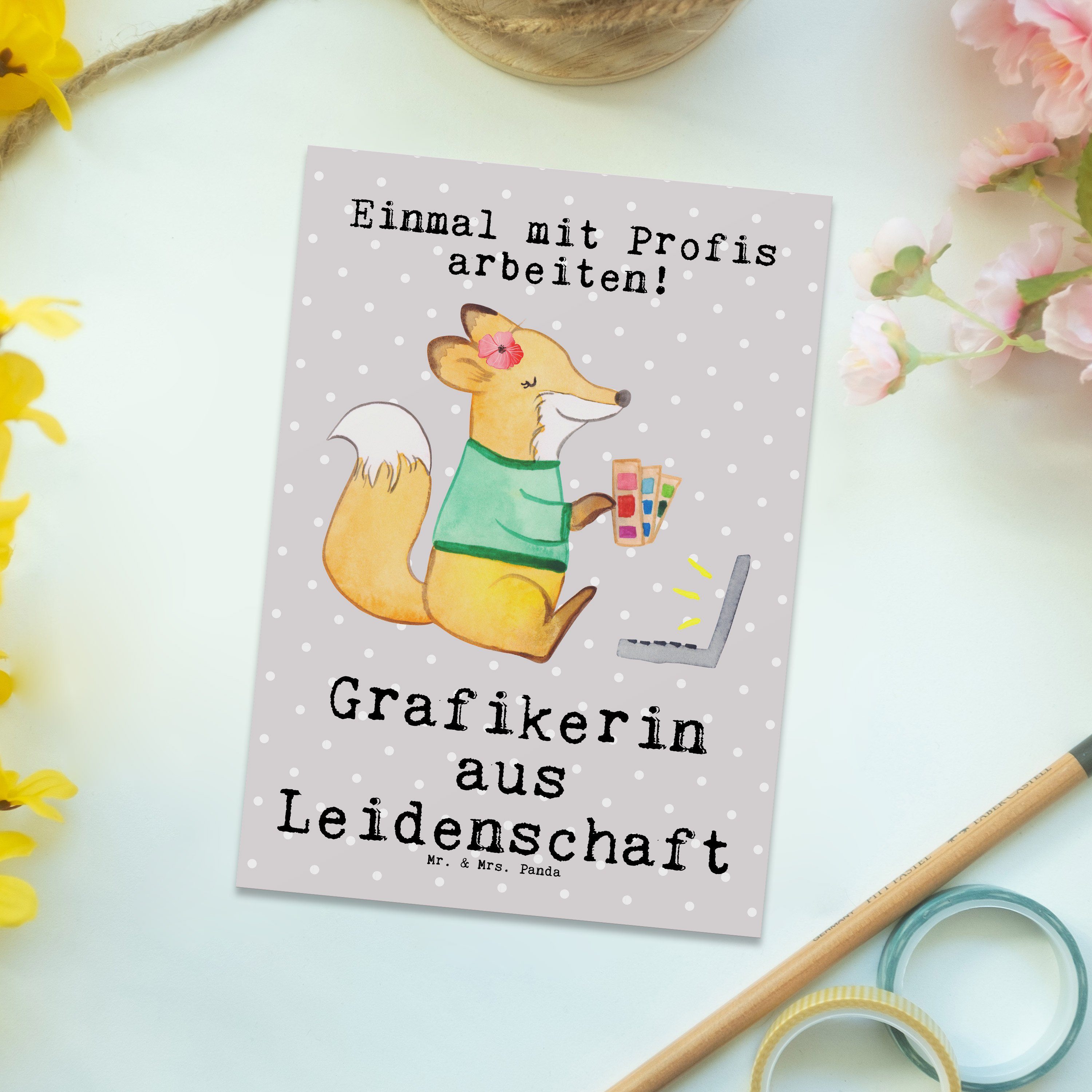 Mr. & Mrs. Panda Postkarte Grafikerin aus Leidenschaft - Grau Pastell - Geschenk, Designer, Gruß